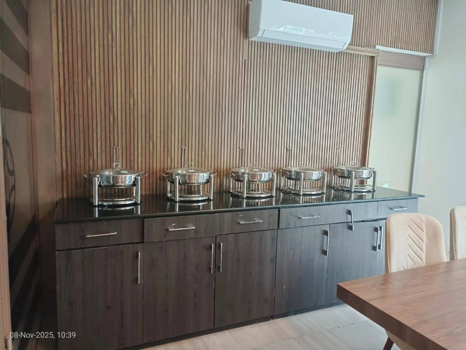 Restaurant/places to eat in OXVUE Boutique Hotel