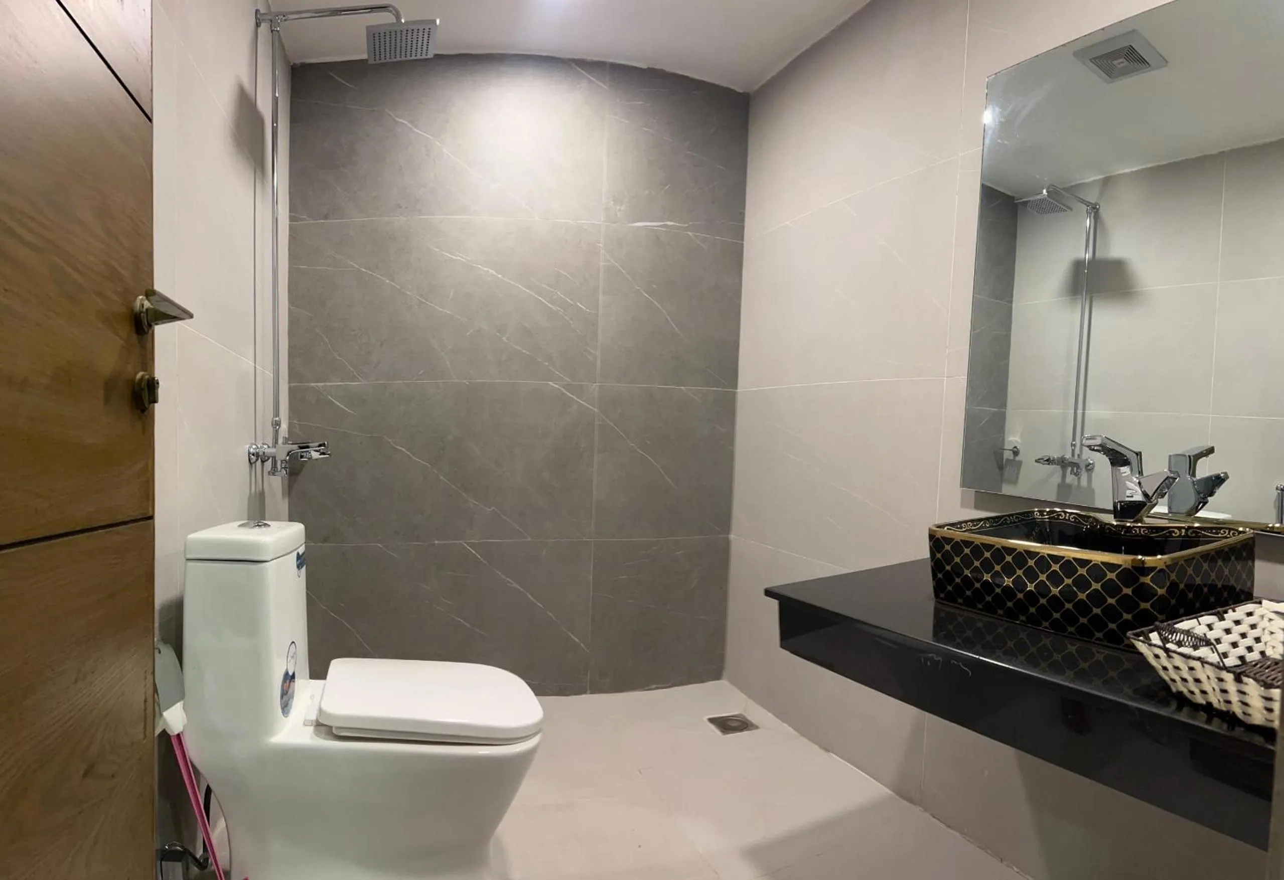 Shower in OXVUE Boutique Hotel