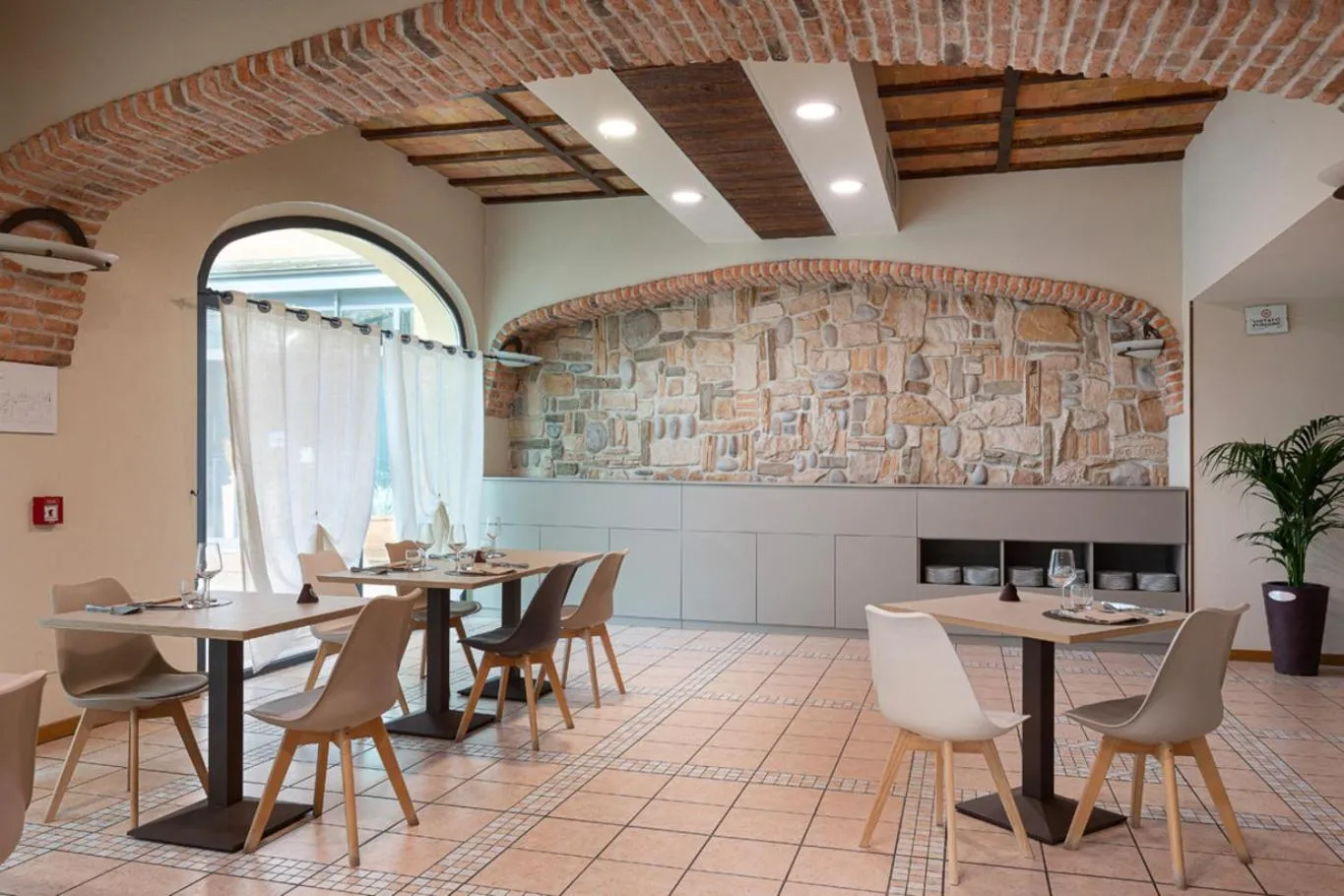 Restaurant/places to eat in LVG Hotel Collection - Al Mulino