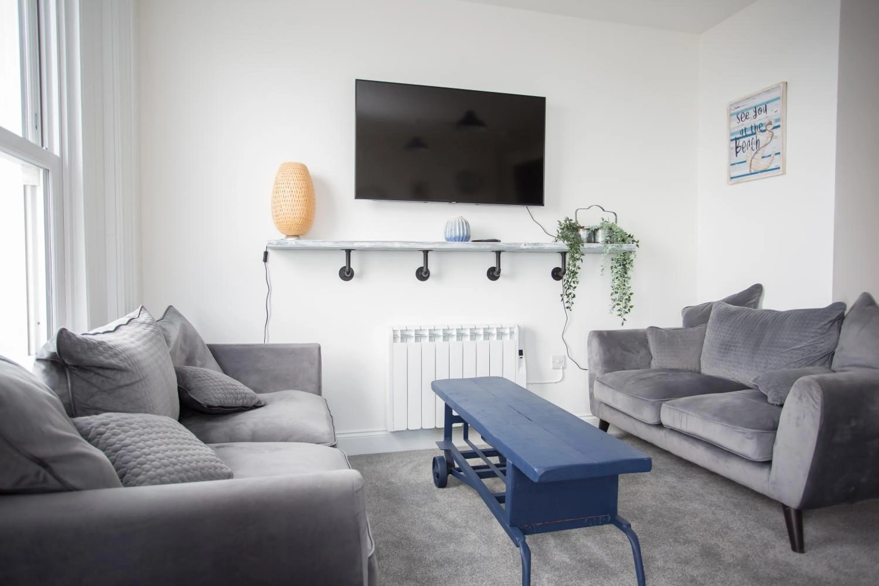 Lovely 3-Bedroom Apartment with Stunning Sea Views