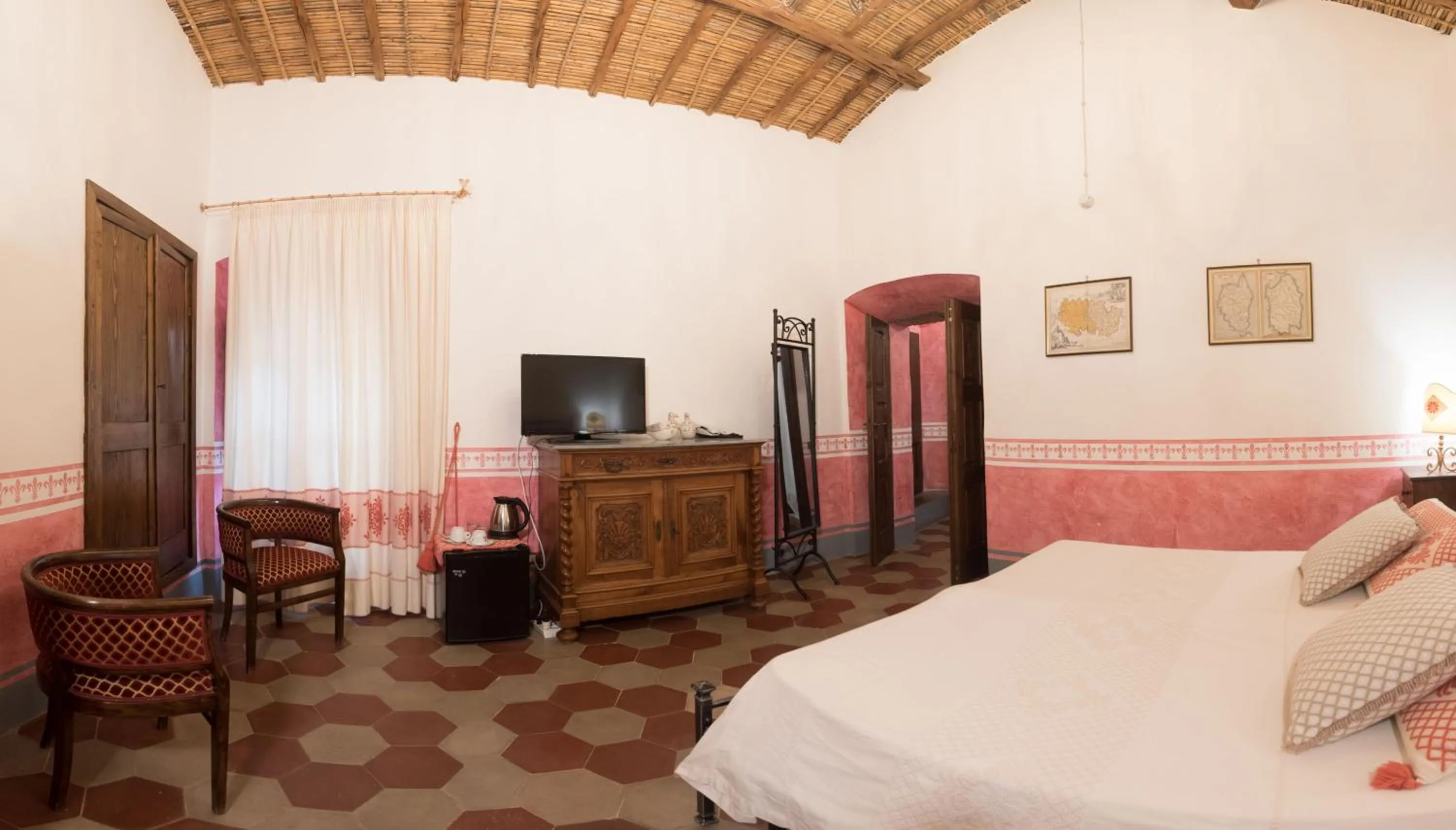 Bed in Hotel Anticos Palathos