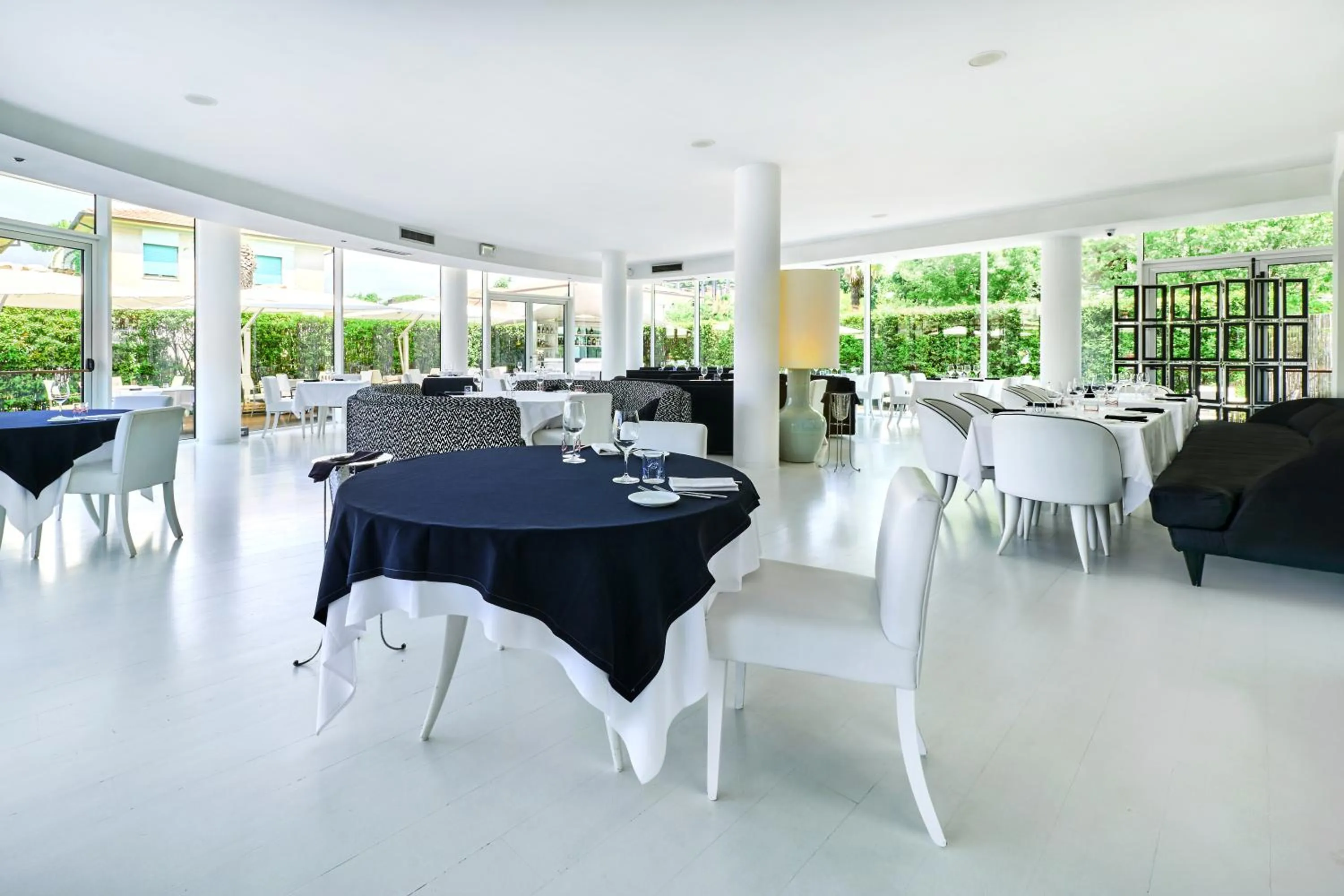 Restaurant/places to eat in Mondial Resort & Spa