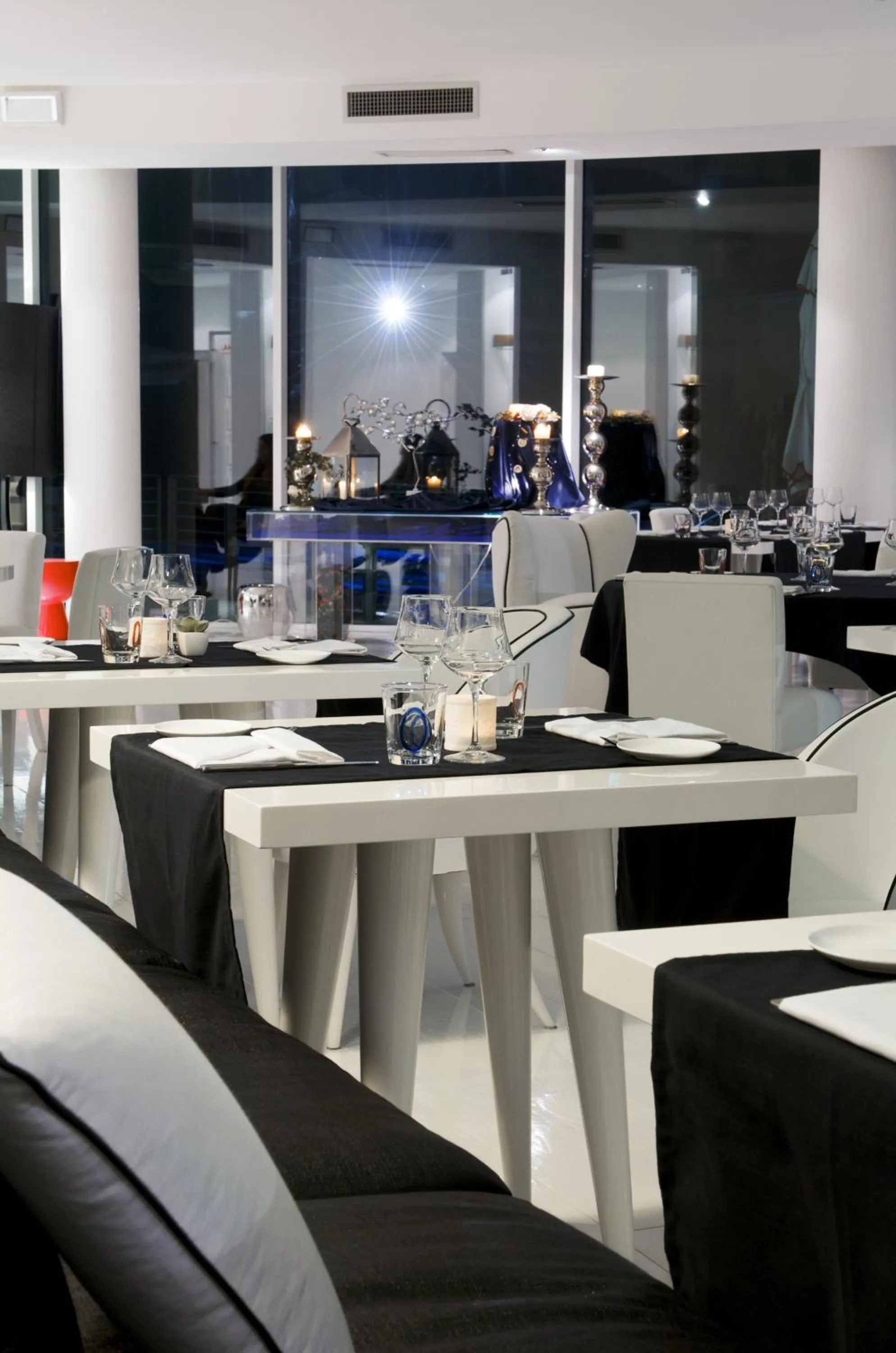 Restaurant/places to eat in Mondial Resort & Spa