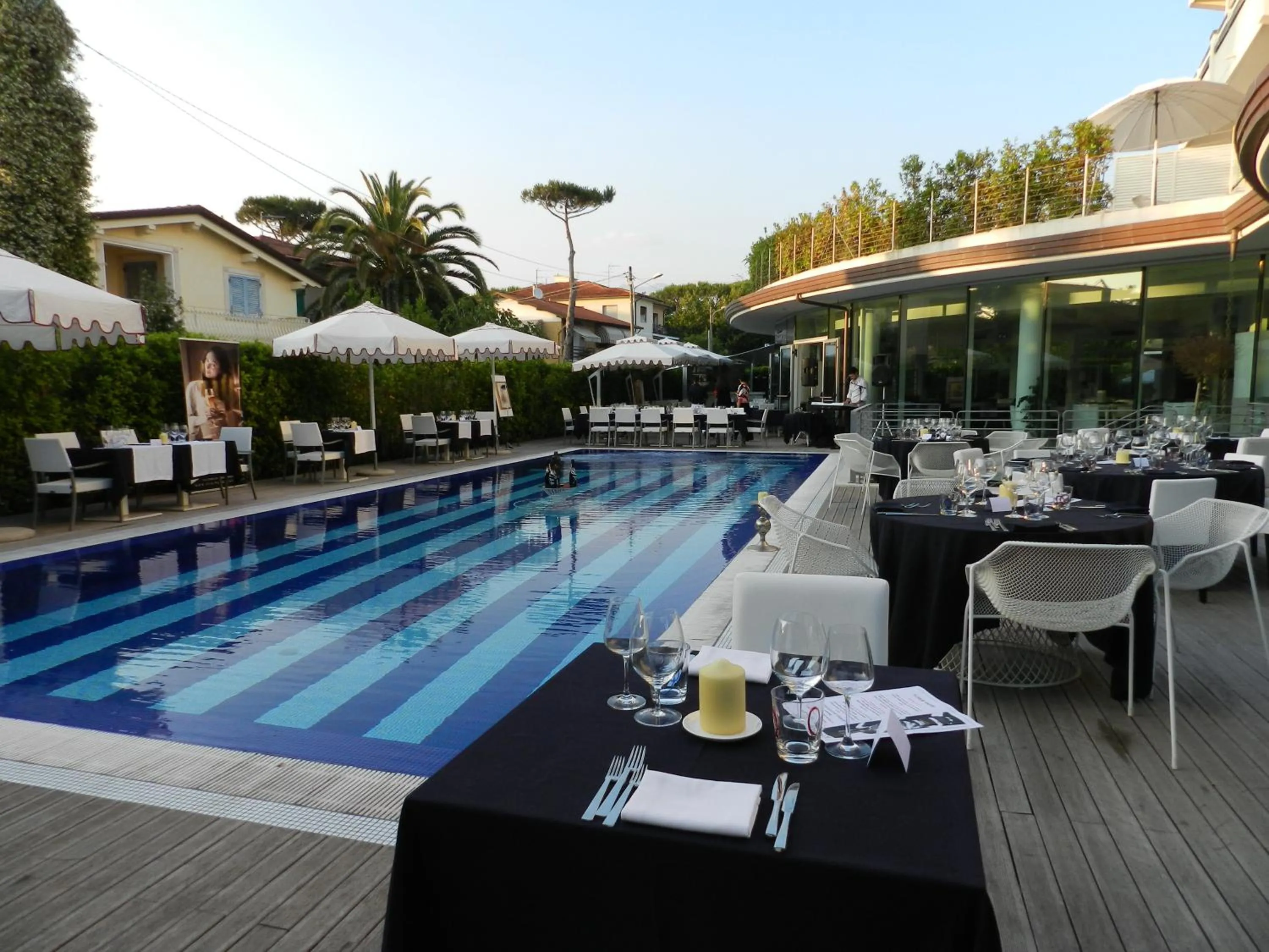 Restaurant/places to eat in Mondial Resort & Spa