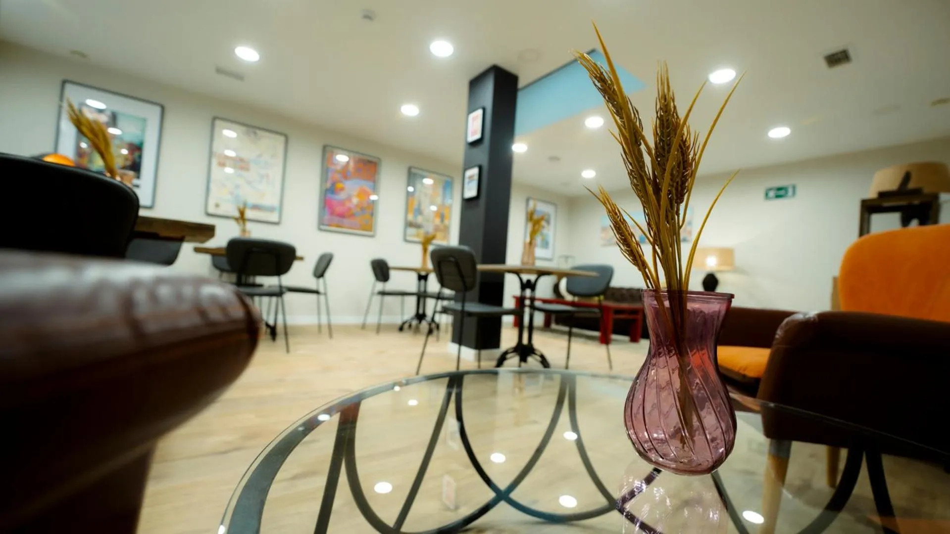 Communal lounge/ TV room in Aparthotel Luz de Gades - Suites Spa Gym - Adults Only