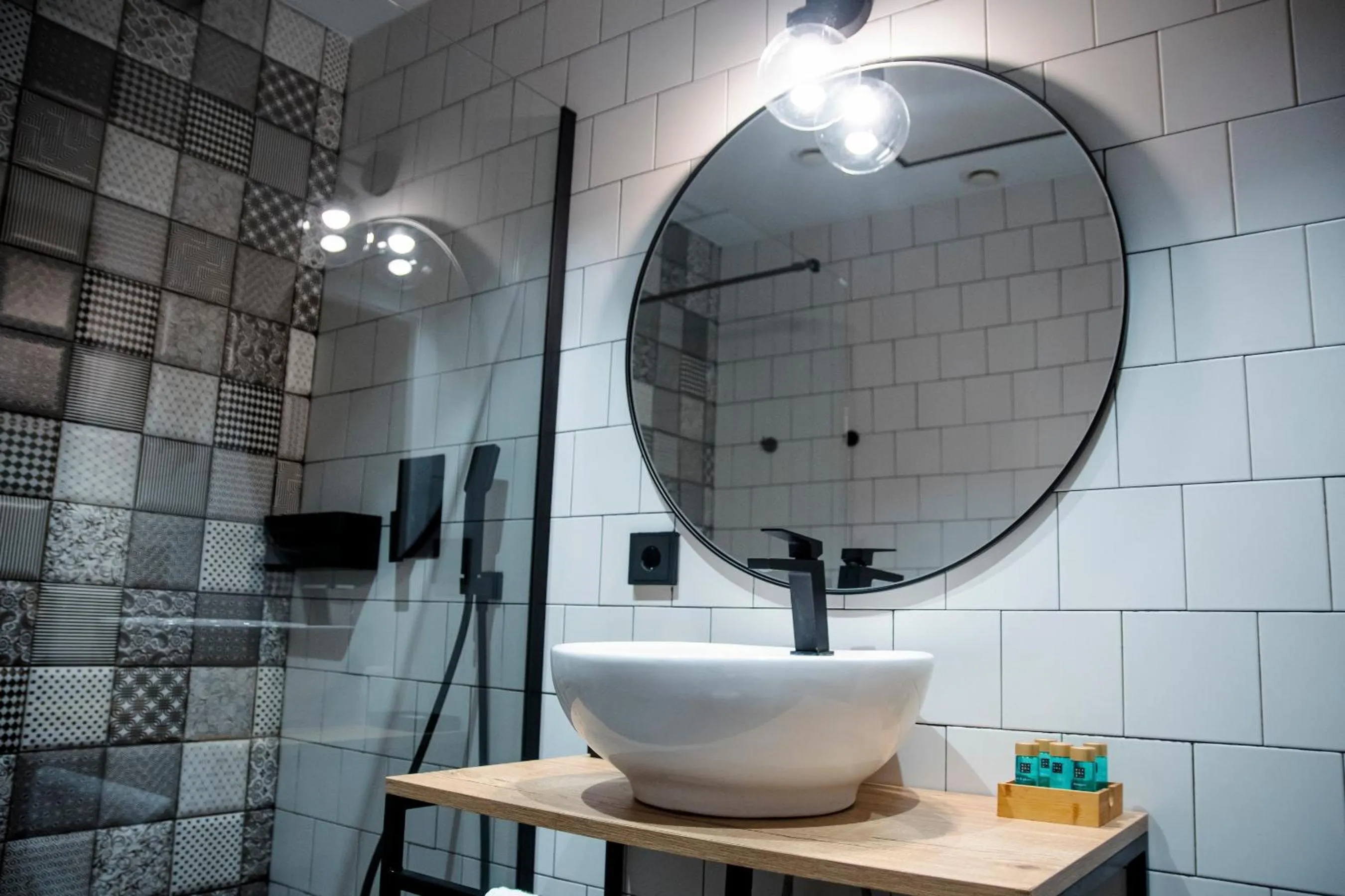 Shower in Aparthotel Luz de Gades - Suites Spa Gym - Adults Only