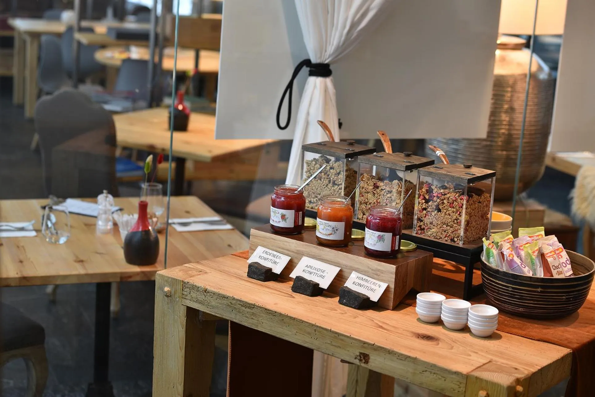 Restaurant/places to eat in Chesa Stuva Colani