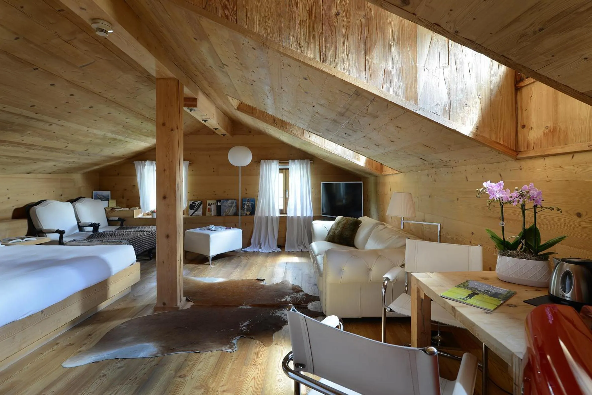 Family, Bed in Chesa Stuva Colani