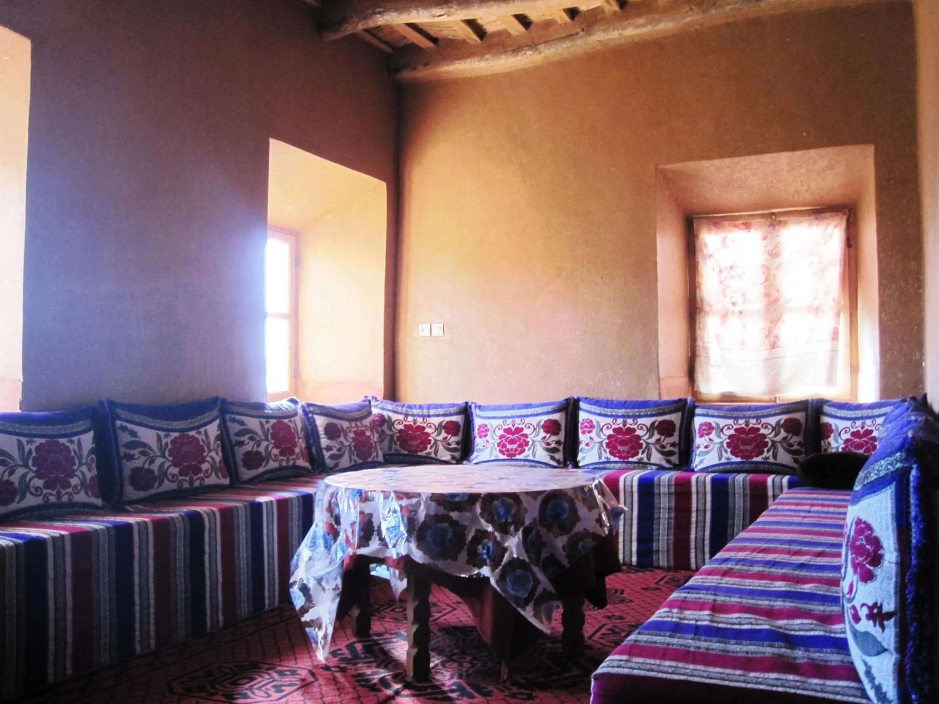 Restaurant/places to eat in Casbah d'hôte La Jeanne Tourisme Ecologique