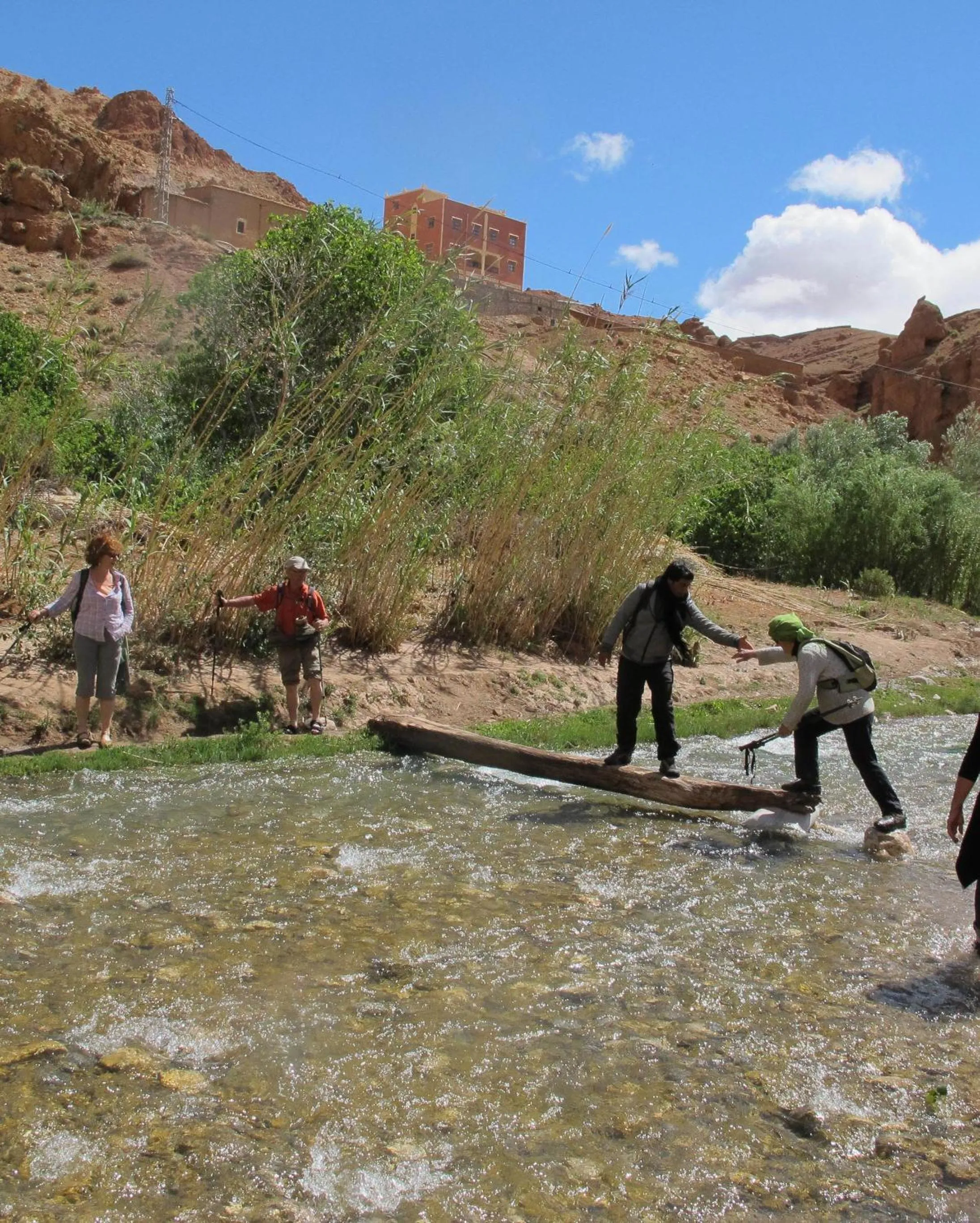 Hiking in Casbah d'hôte La Jeanne Tourisme Ecologique