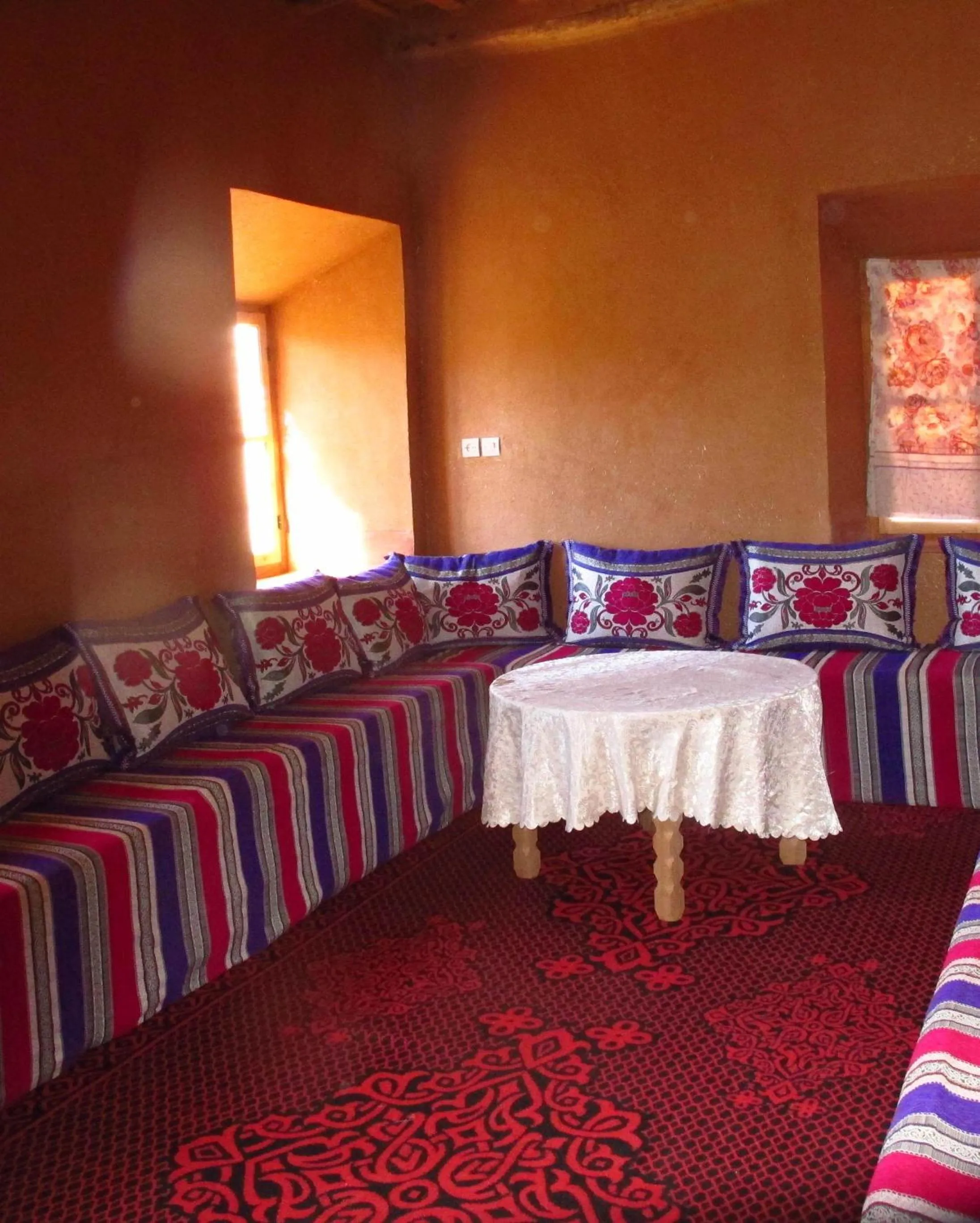 Living room, Bed in Casbah d'hôte La Jeanne Tourisme Ecologique