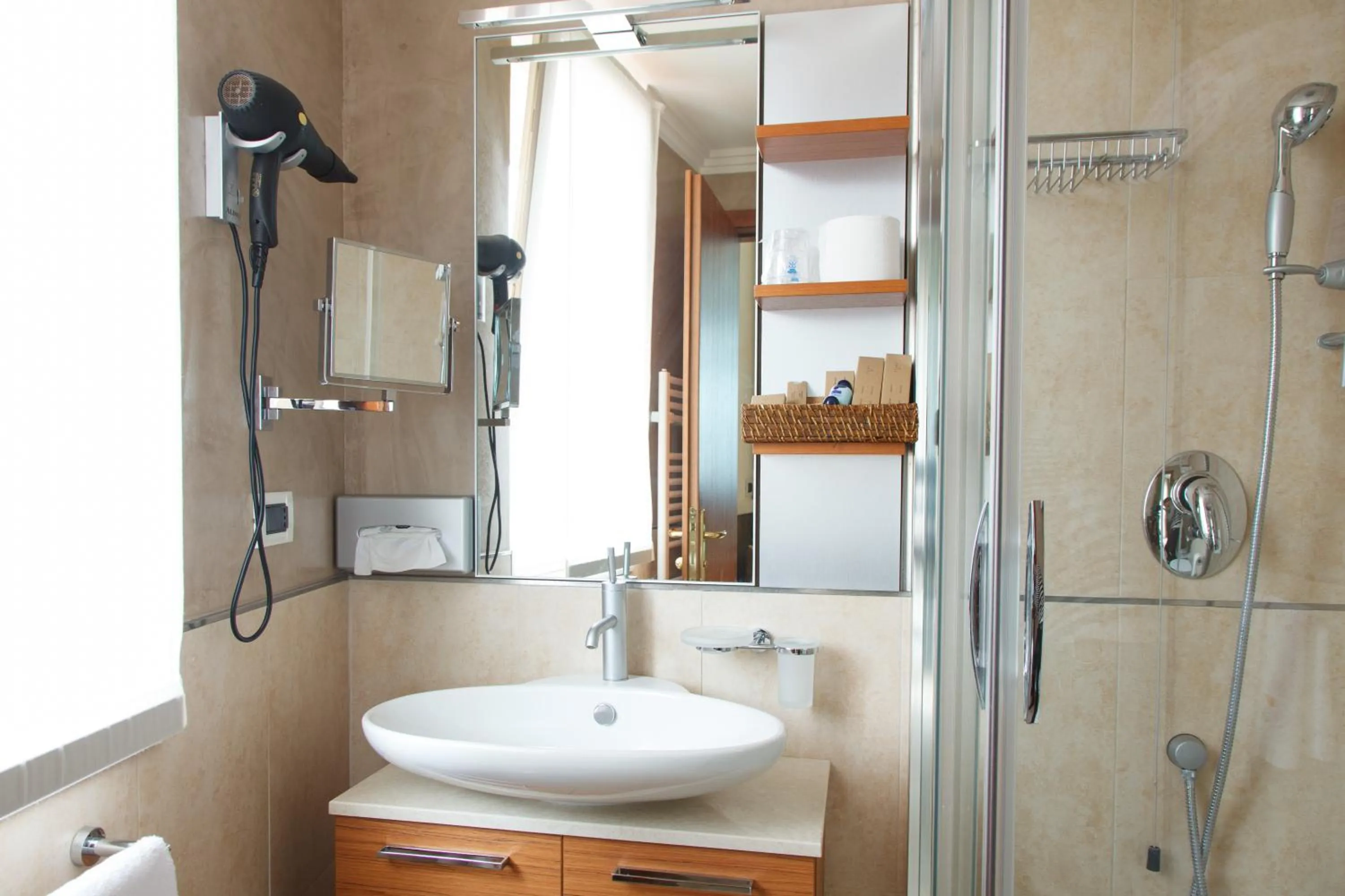 Bathroom in Allegroitalia Alassio Rosa