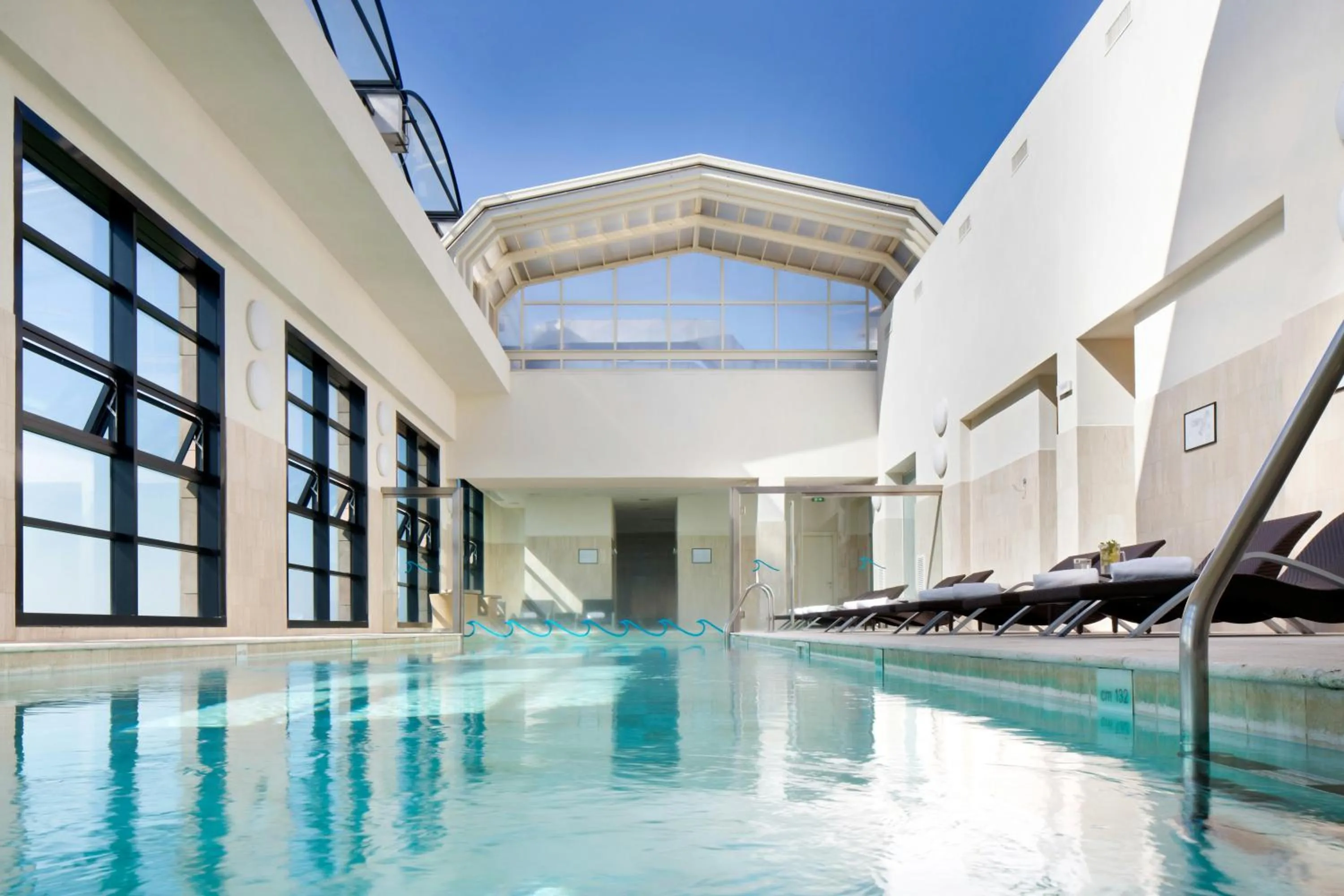 Swimming pool in Starhotels Grand Milan