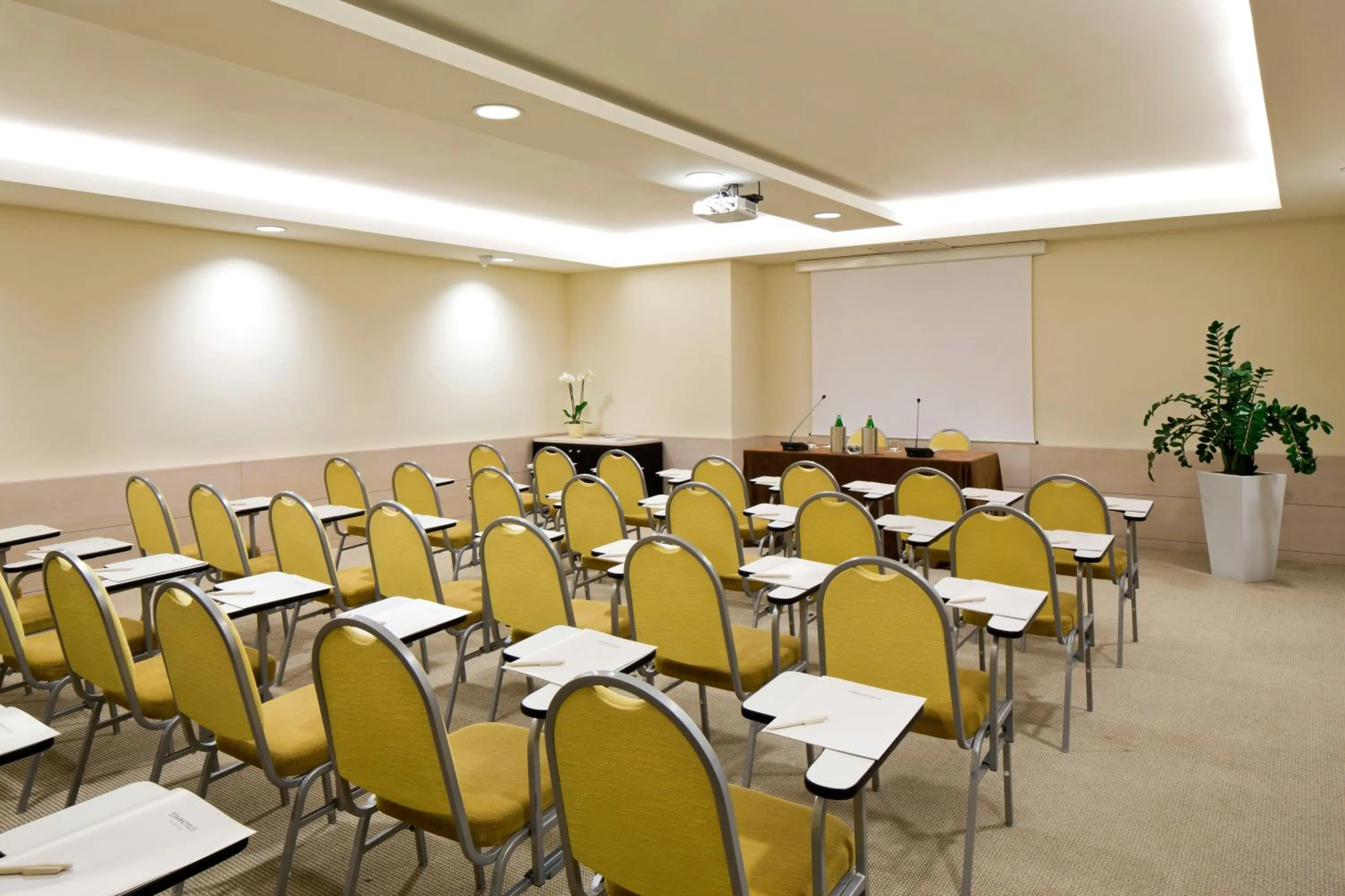 Meeting/conference room in Starhotels Grand Milan