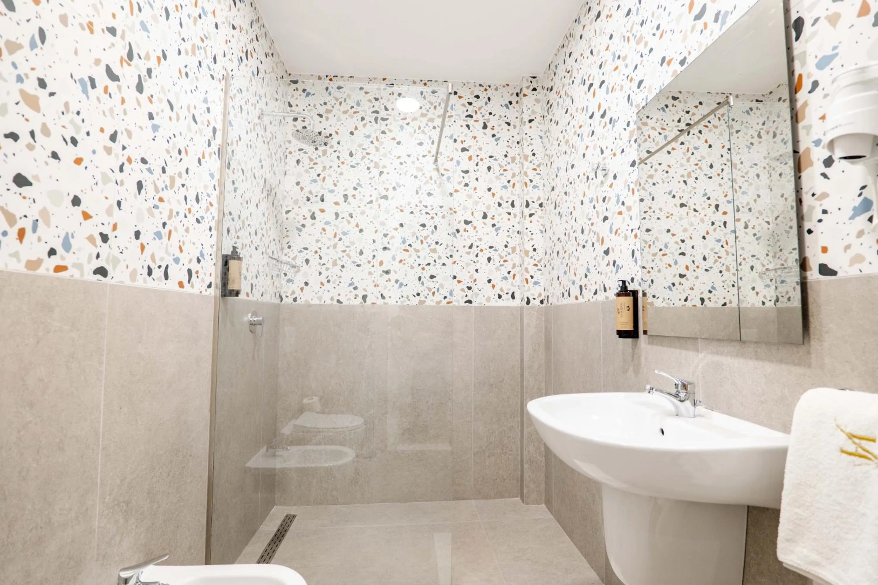 Bathroom in Hotel Vino