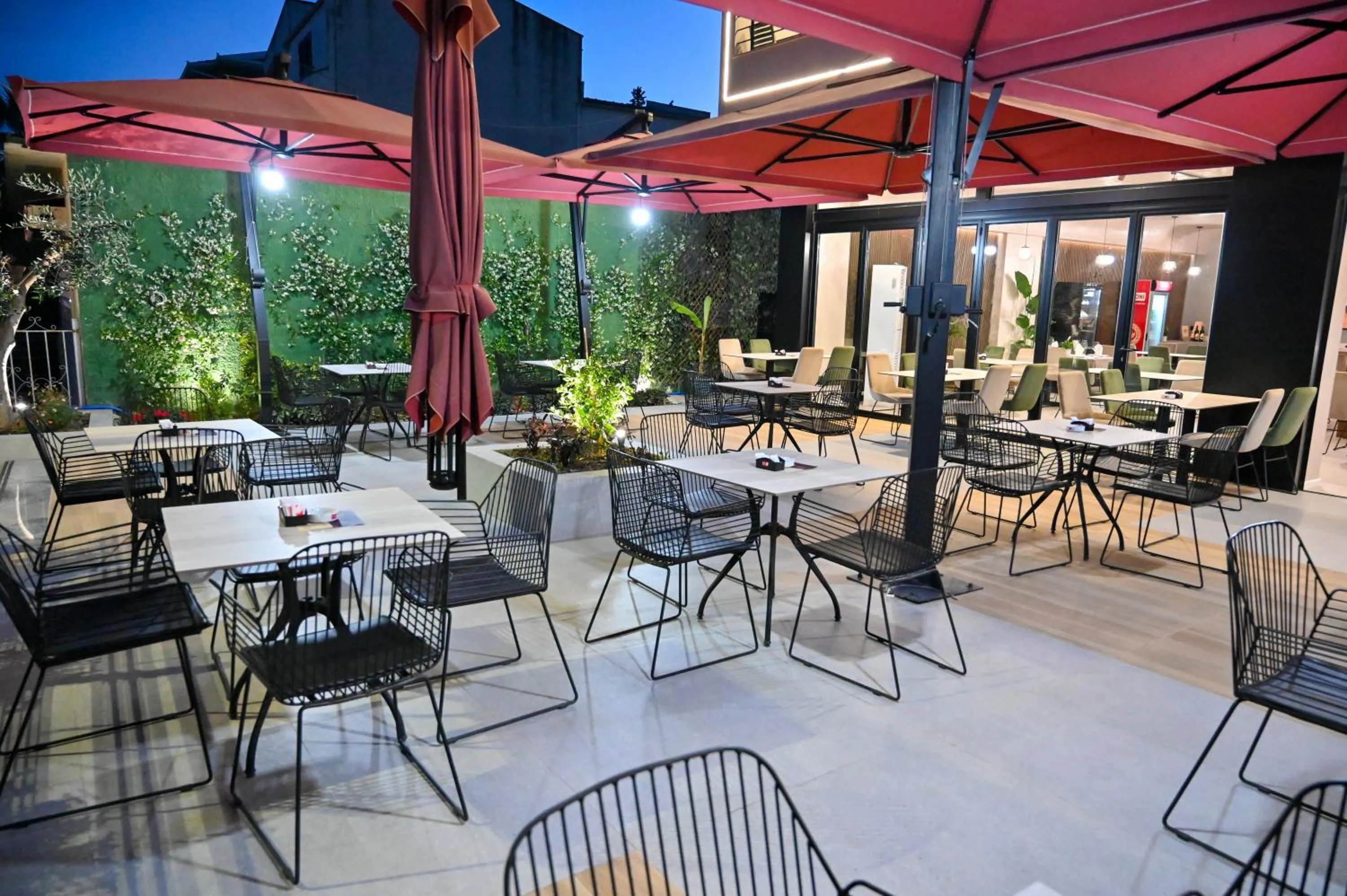 Restaurant/places to eat in Hotel Vino