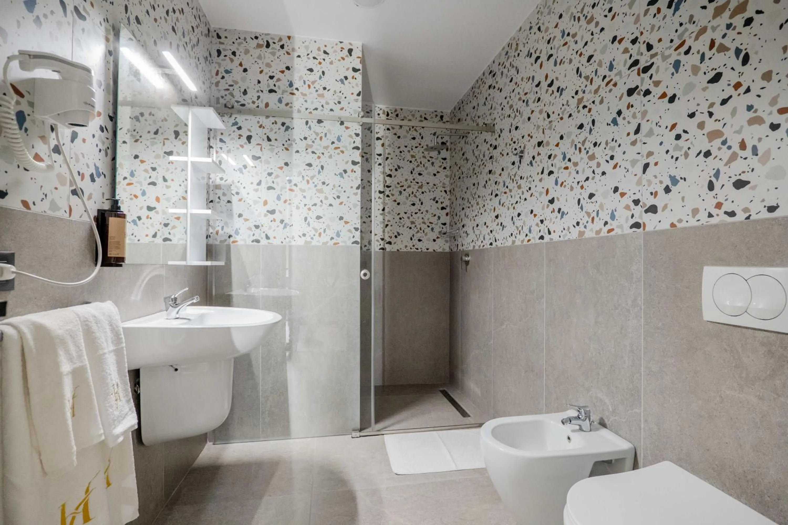 Bathroom in Hotel Vino