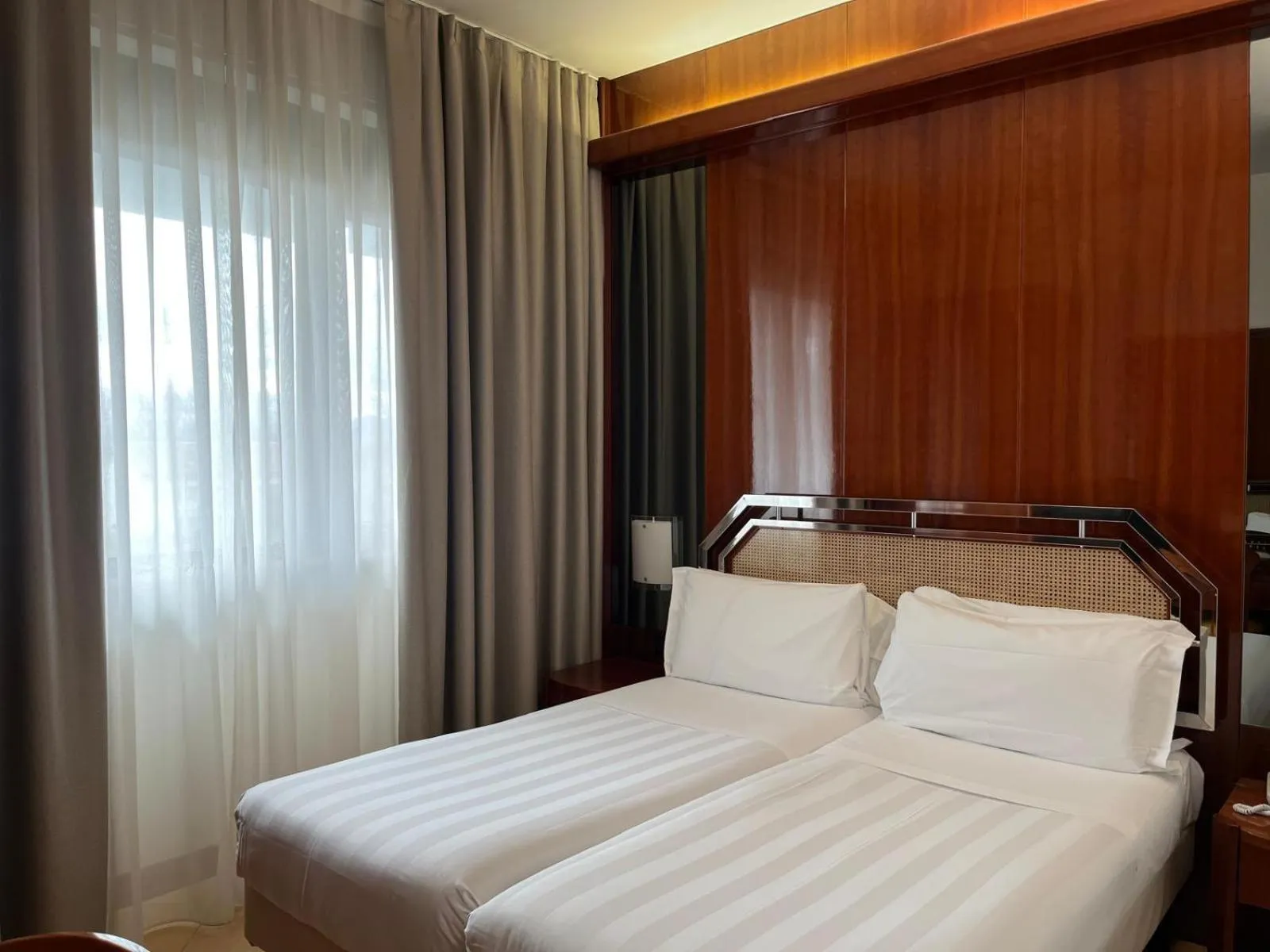 Bed in Hotel Napoleon