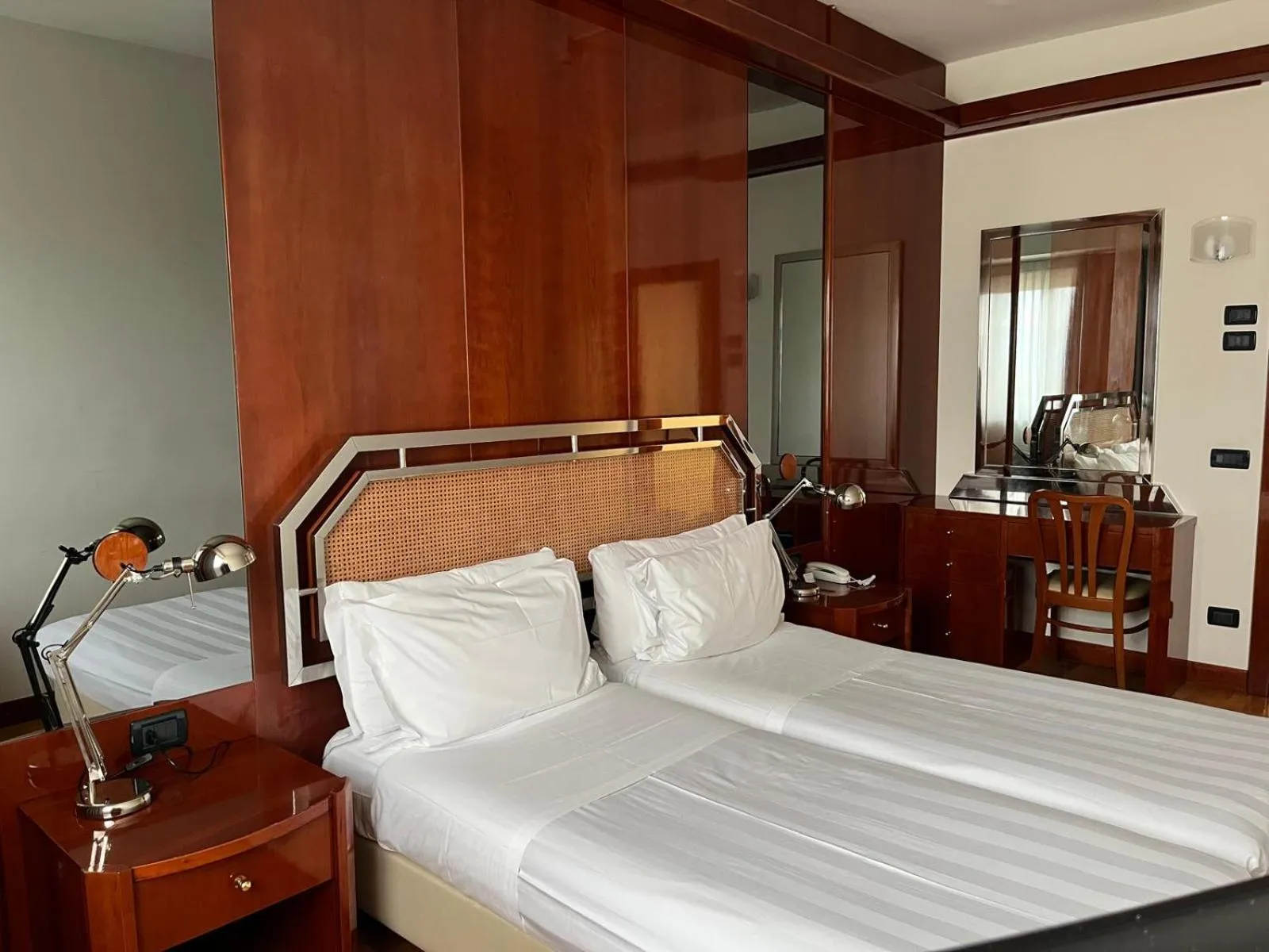 Bed in Hotel Napoleon