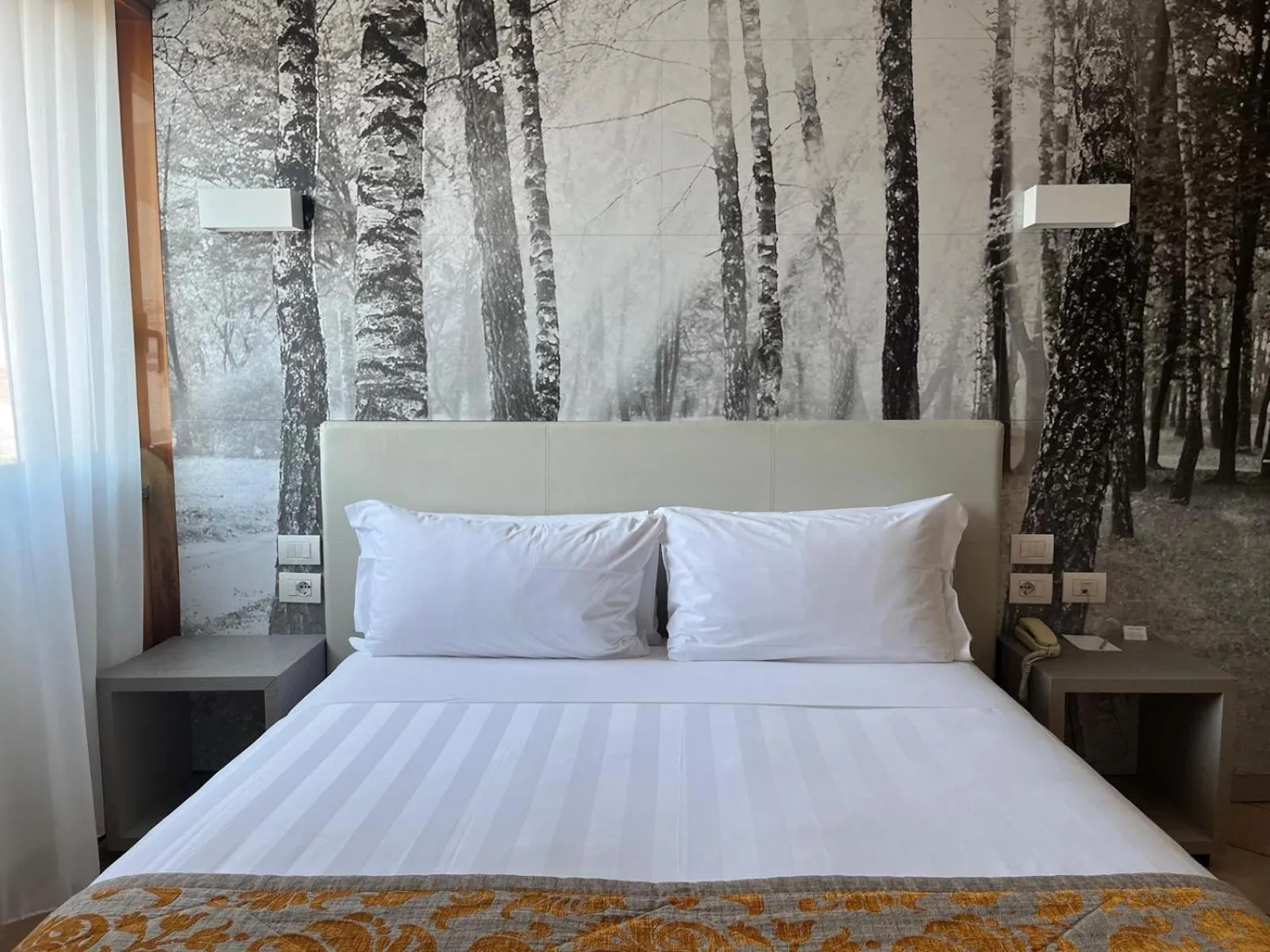 Bed in Hotel Napoleon