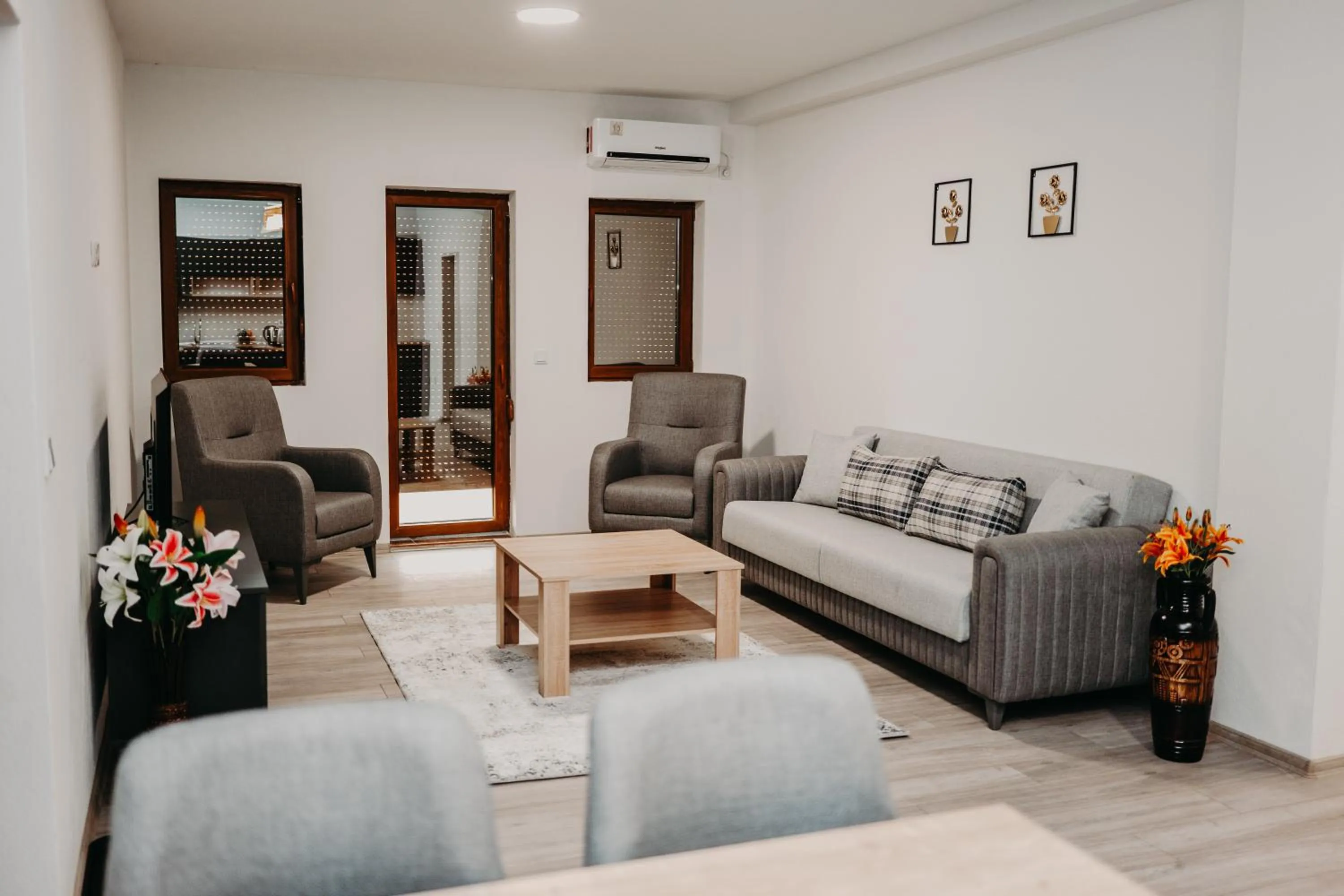 Living room in Hotel Noor Konjic