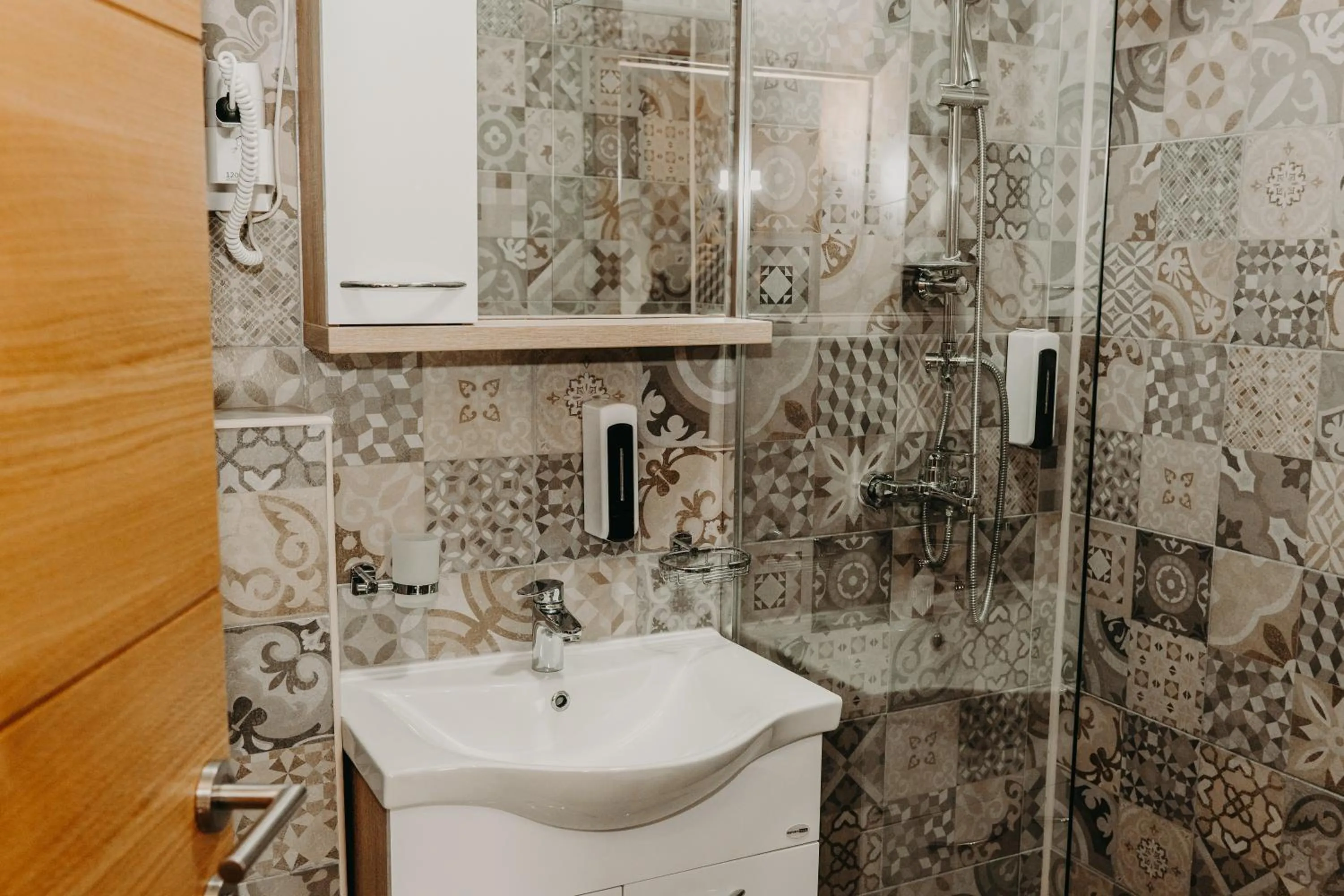 Shower in Hotel Noor Konjic