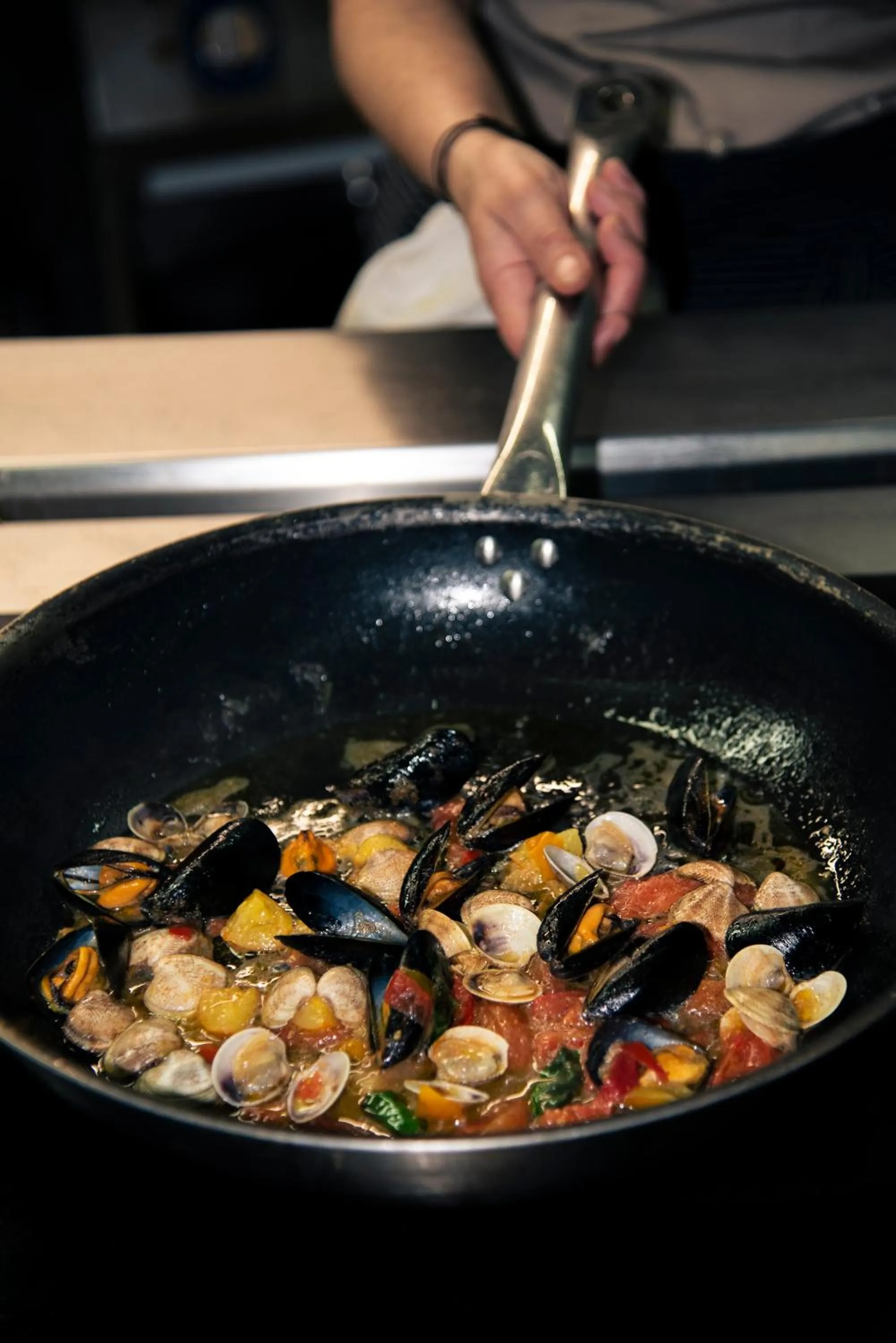 Restaurant/places to eat in Hotel Tourist