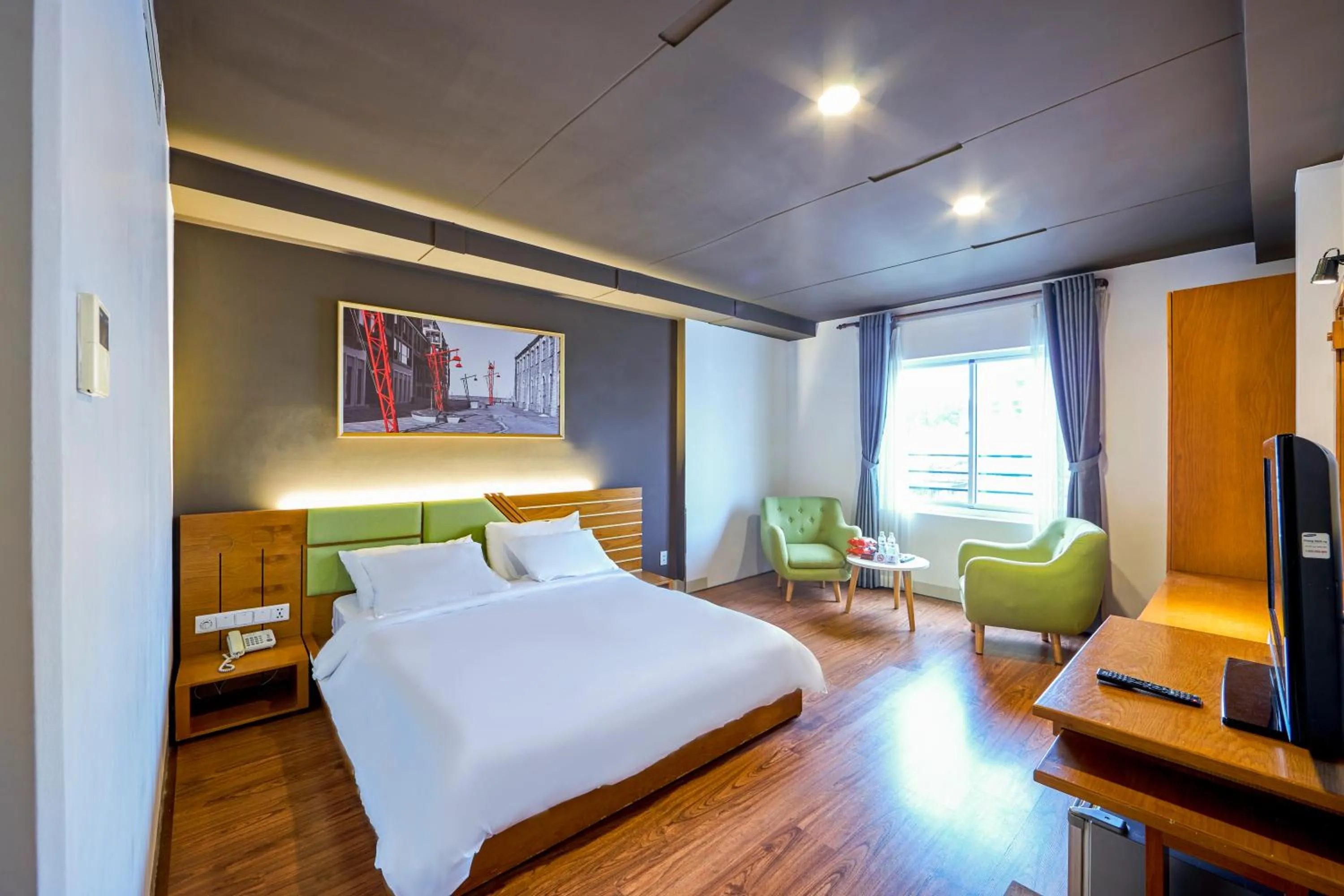 Bedroom in The Noble Swan Hotel Saigon