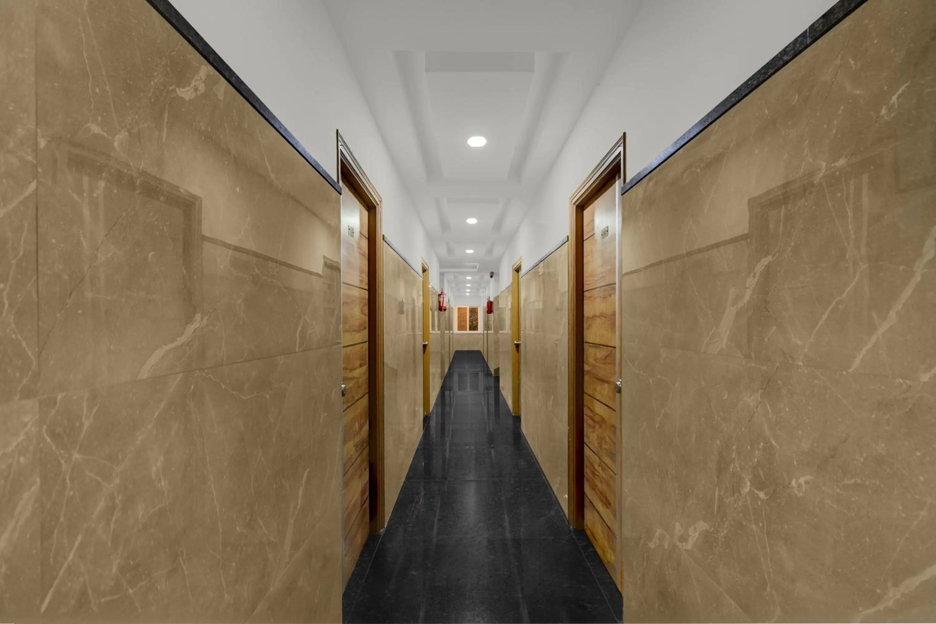 Lobby or reception in Super Townhouse Financial District Gachibowli Formerly Srinika Inn