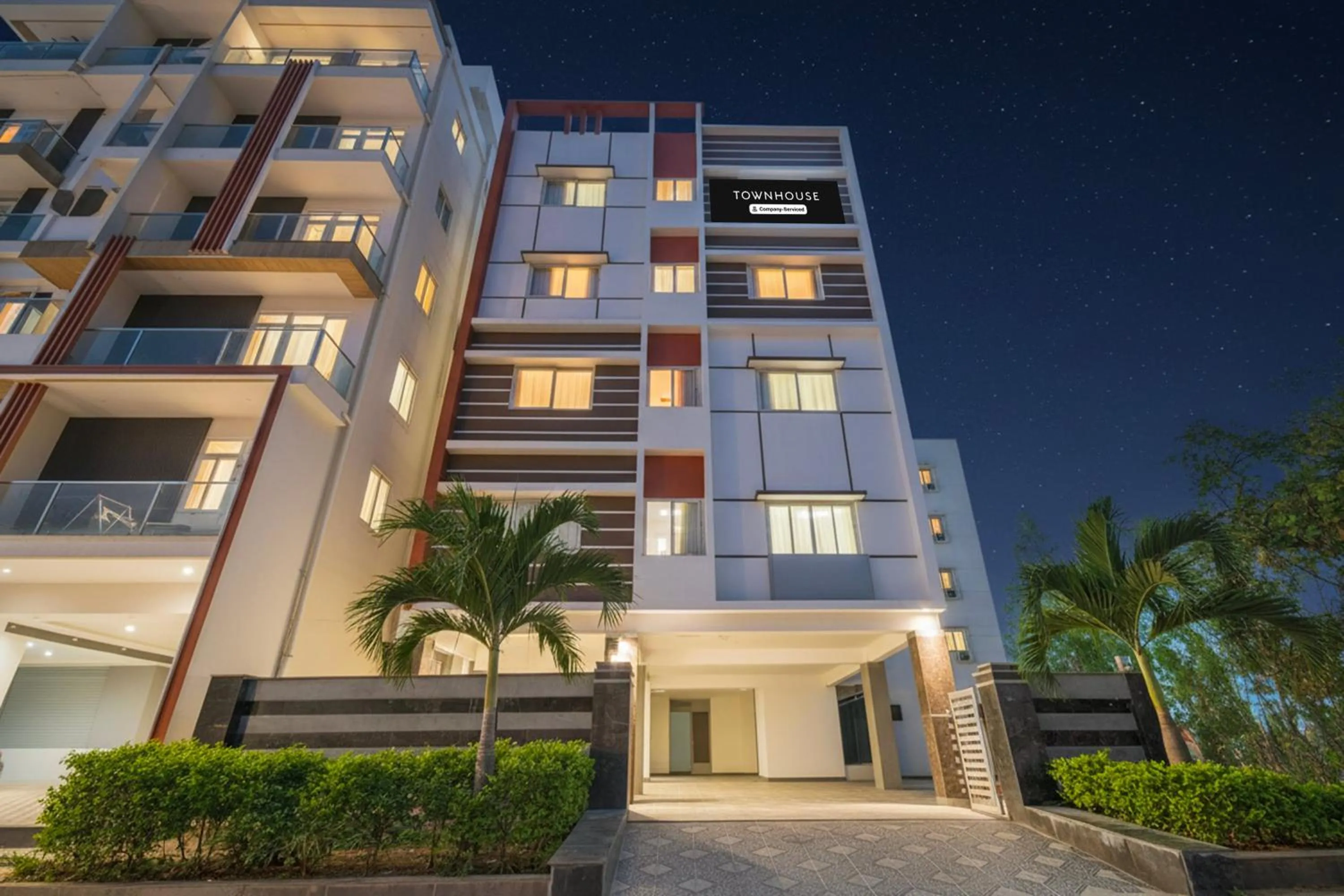 Facade/entrance in Super Townhouse Financial District Gachibowli Formerly Srinika Inn