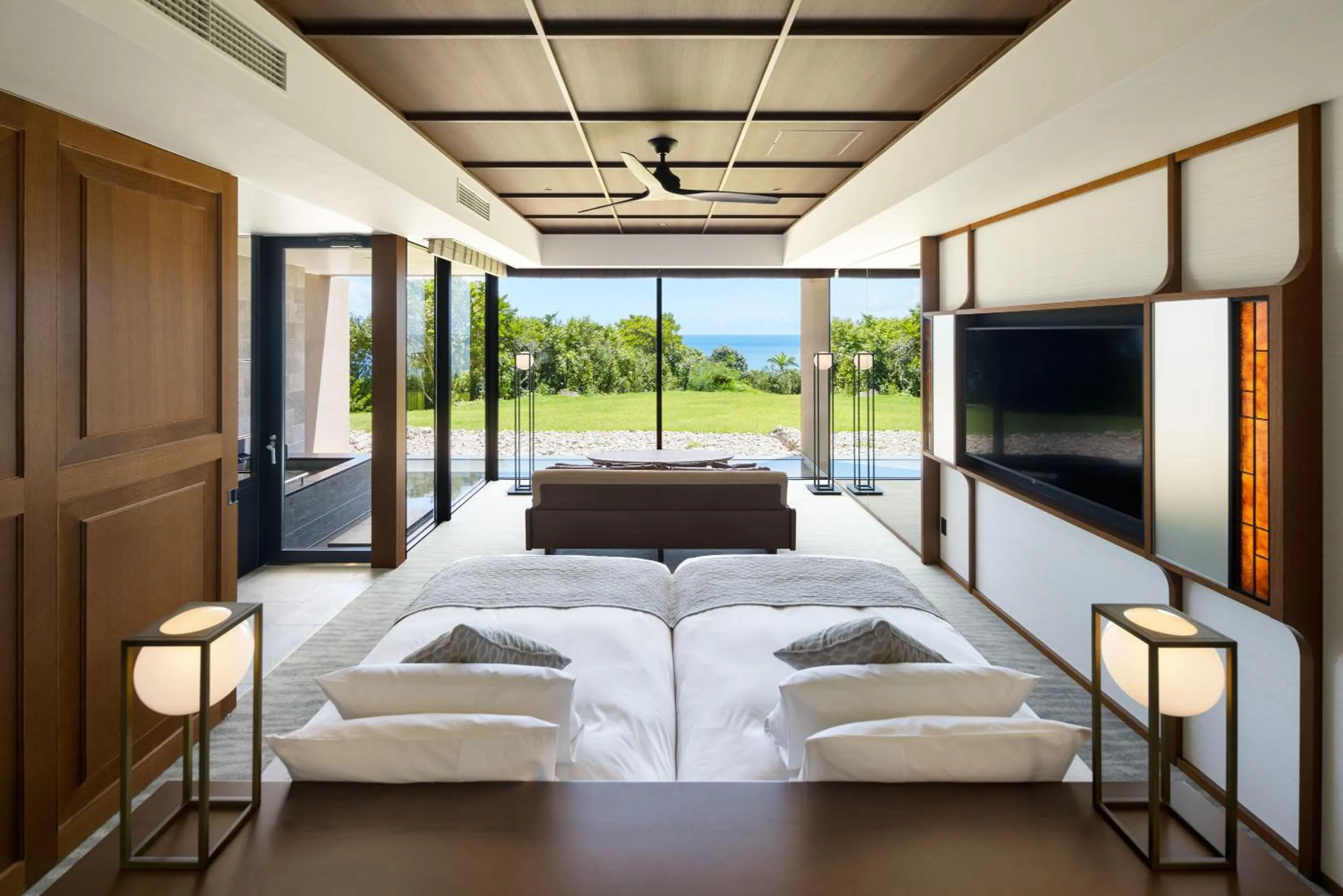 Photo of the whole room in GOTO RETREAT by Onko Chishin