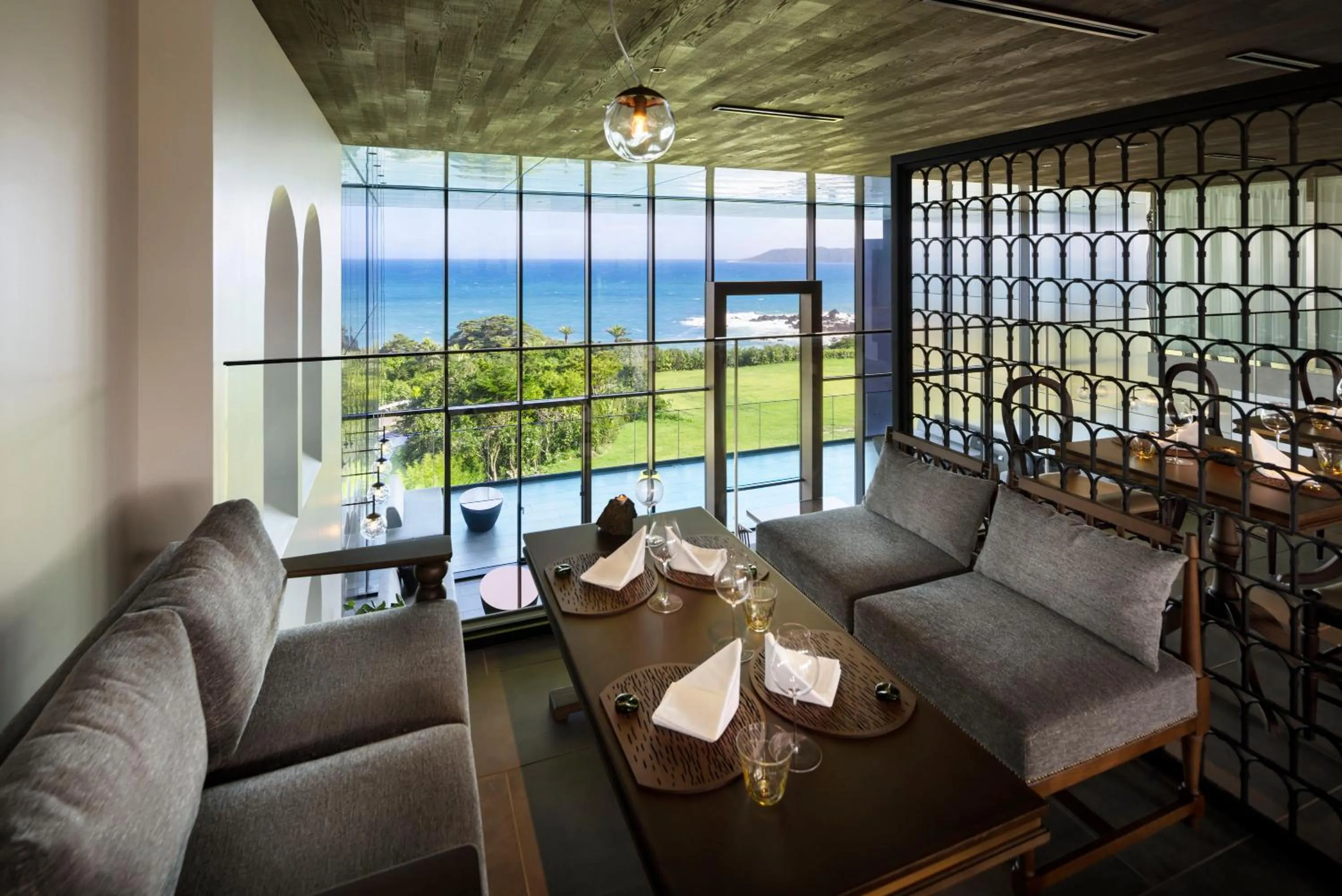 Restaurant/places to eat in GOTO RETREAT by Onko Chishin