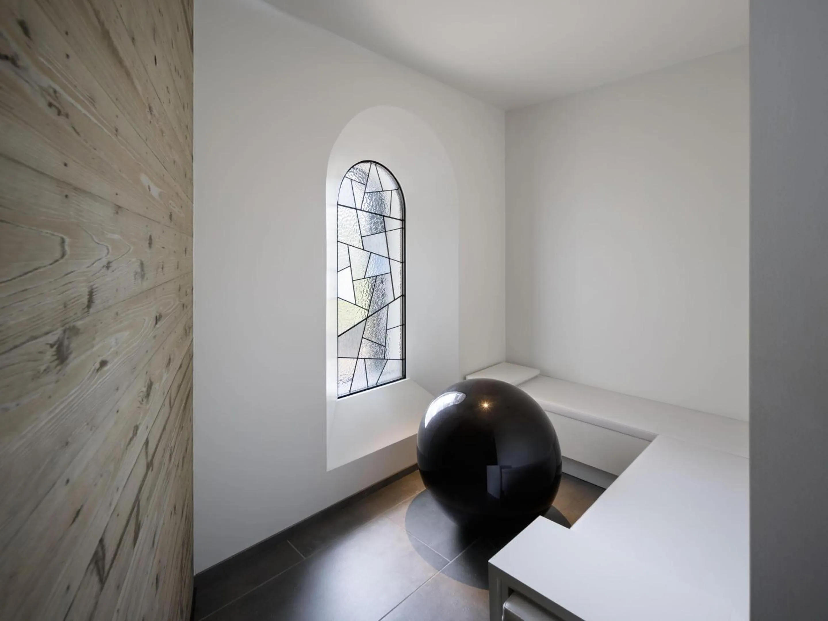 Area and facilities in GOTO RETREAT by Onko Chishin