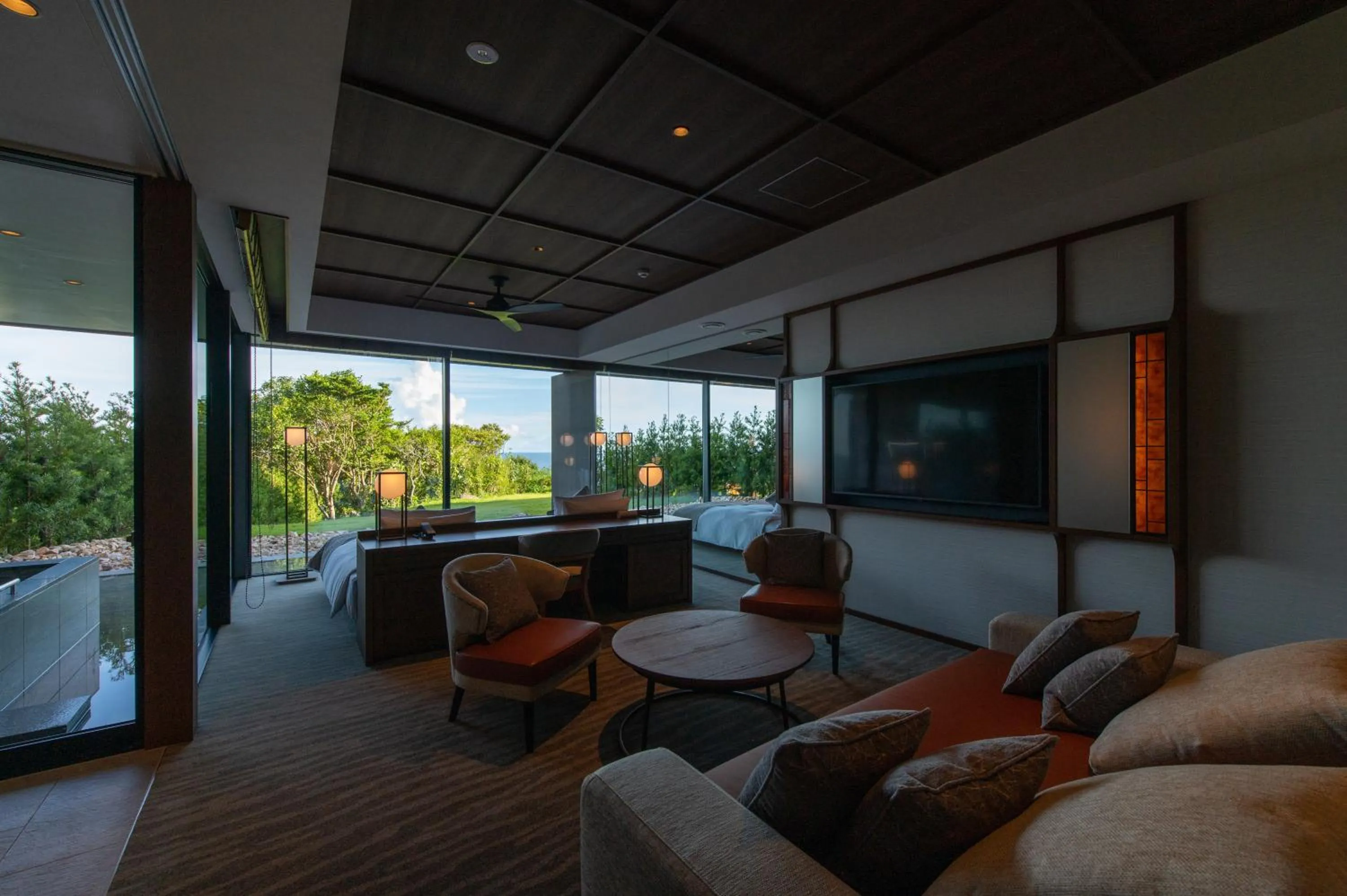 Photo of the whole room in GOTO RETREAT by Onko Chishin