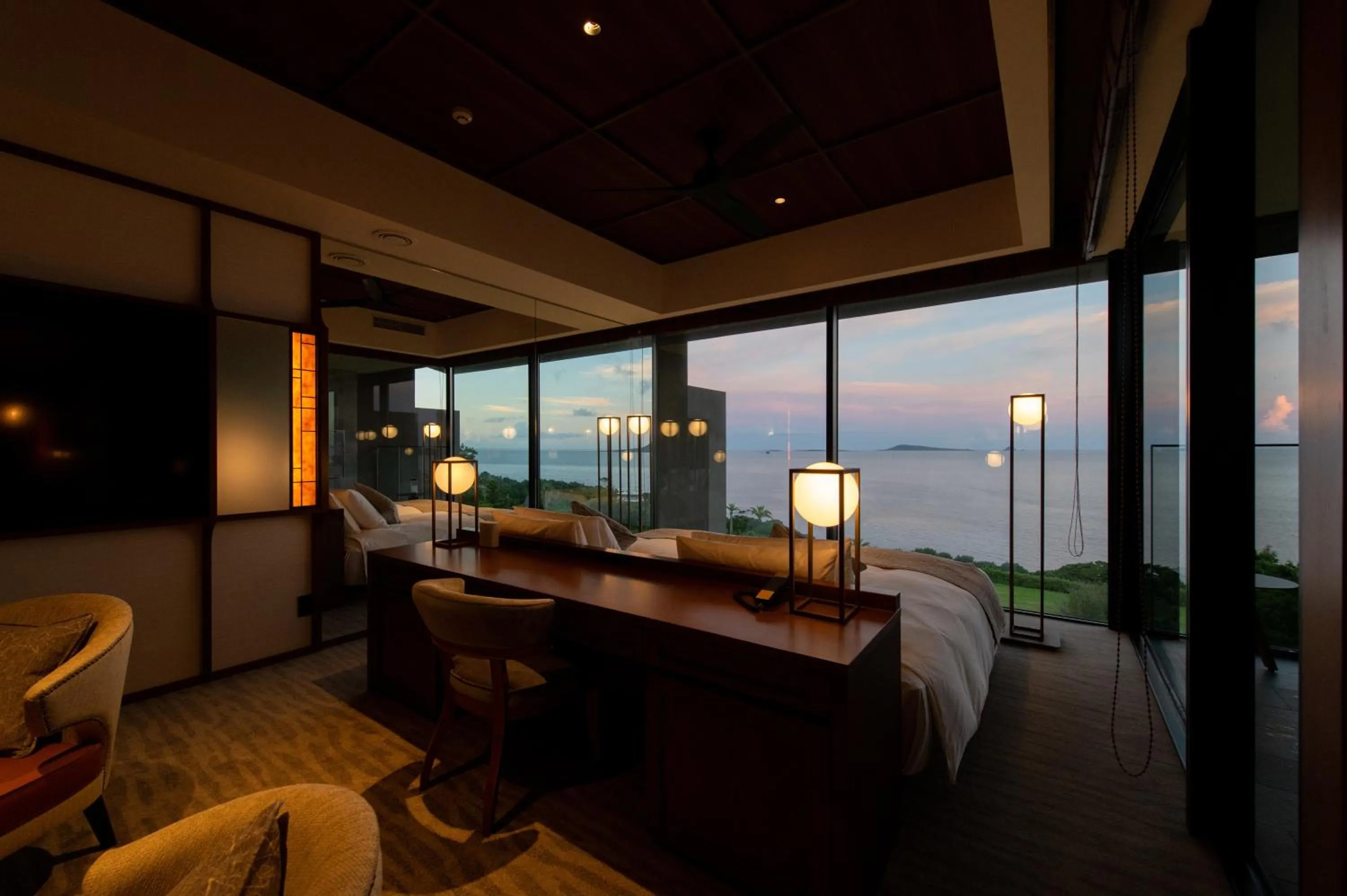 Photo of the whole room in GOTO RETREAT by Onko Chishin