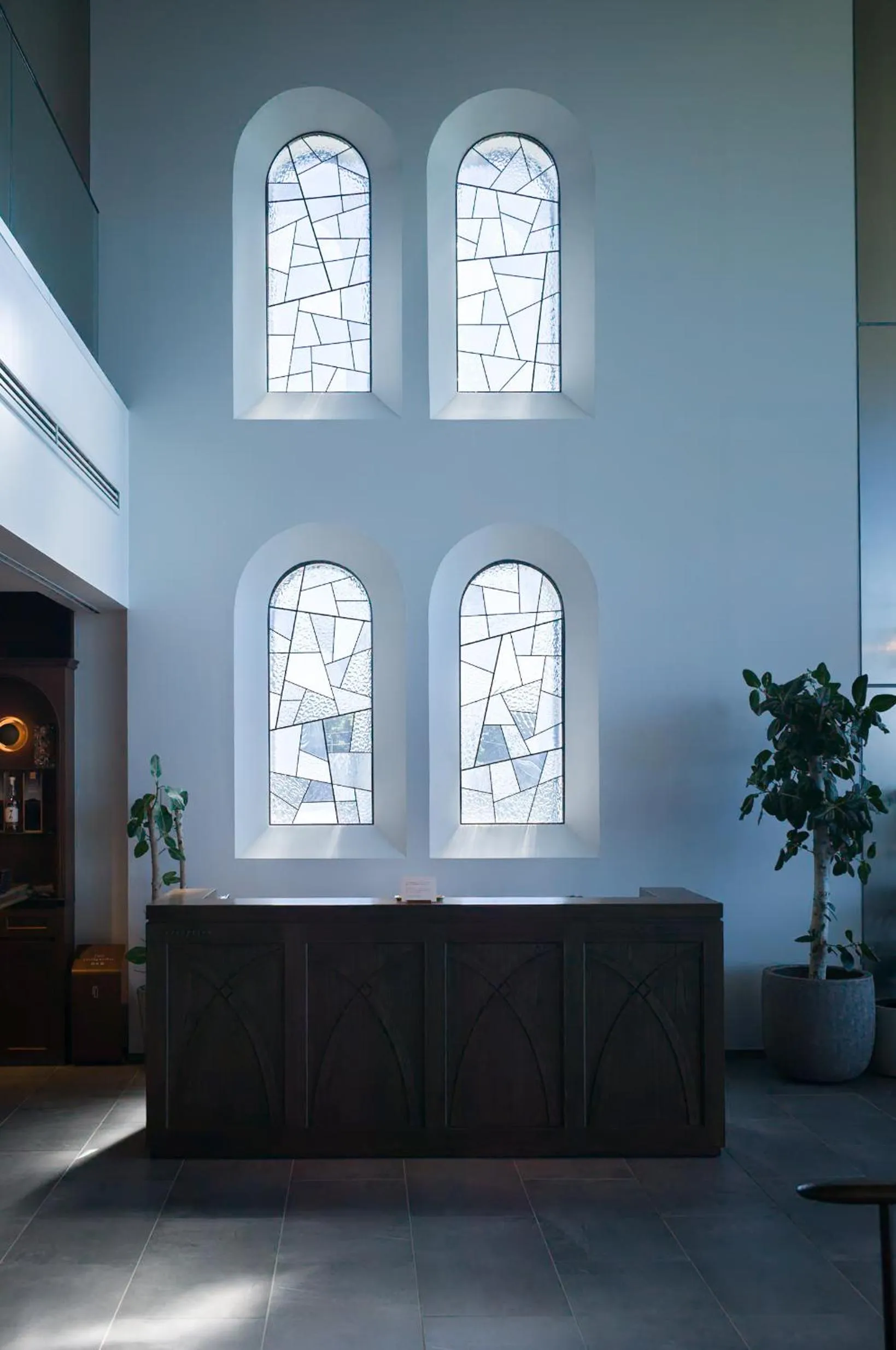 Lobby or reception in GOTO RETREAT by Onko Chishin