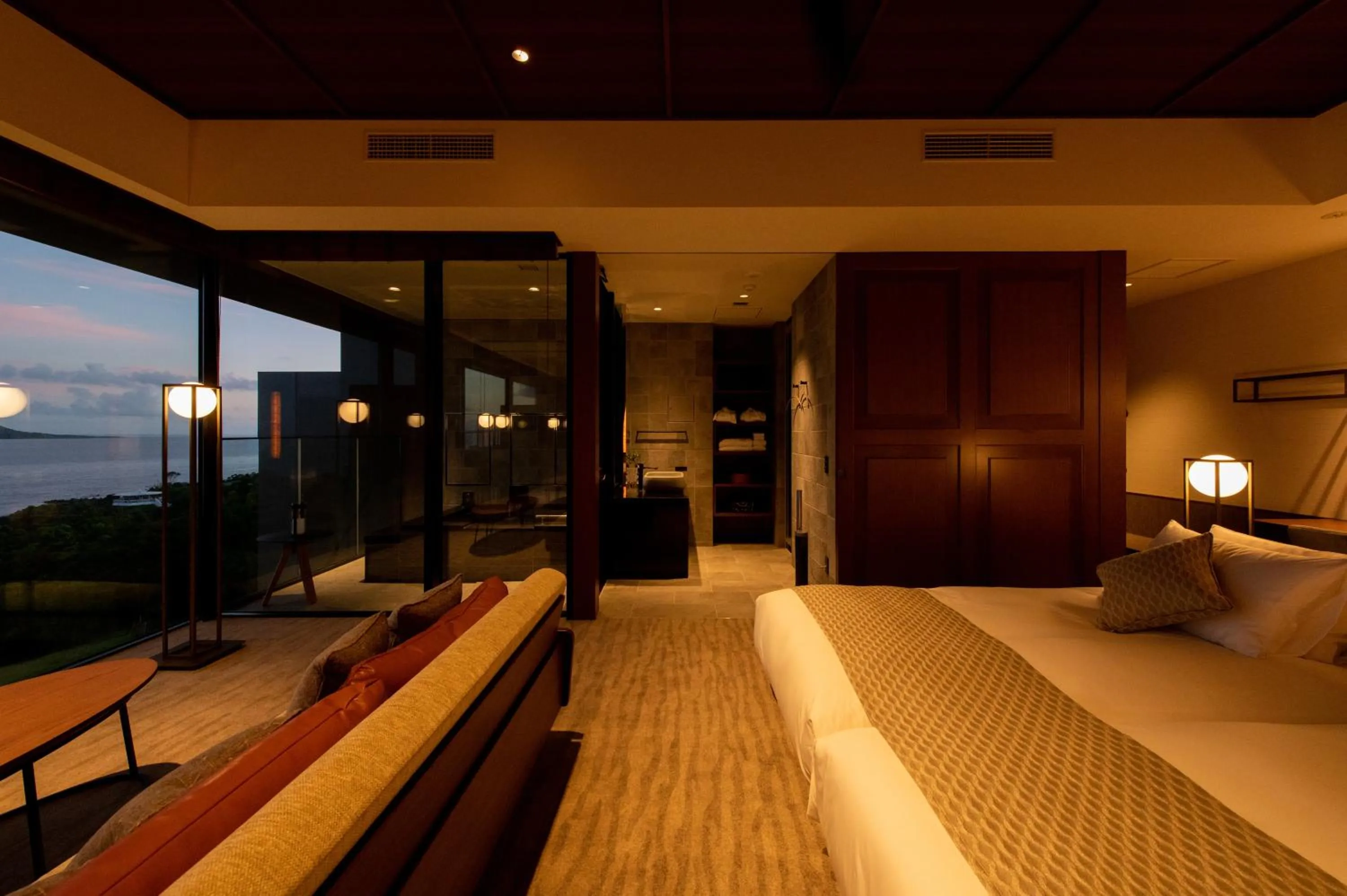 Photo of the whole room, Bed in GOTO RETREAT by Onko Chishin