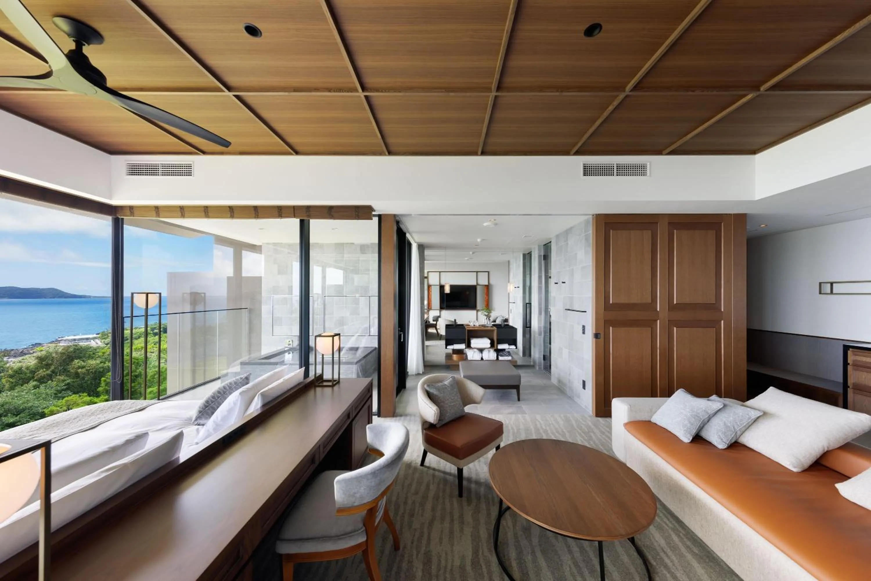 Photo of the whole room in GOTO RETREAT by Onko Chishin