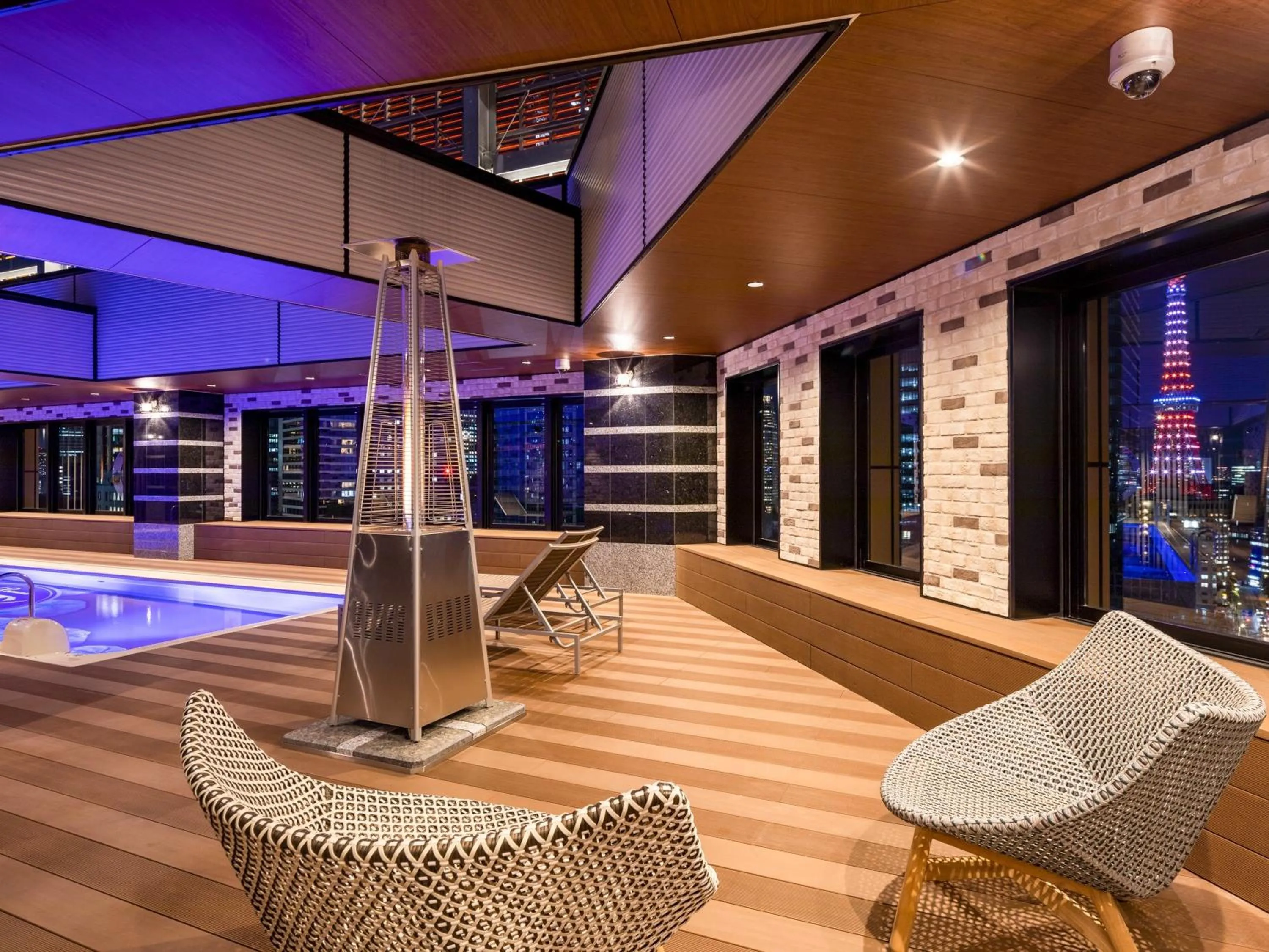 Swimming pool in APA Hotel & Resort Roppongi Ekihigashi