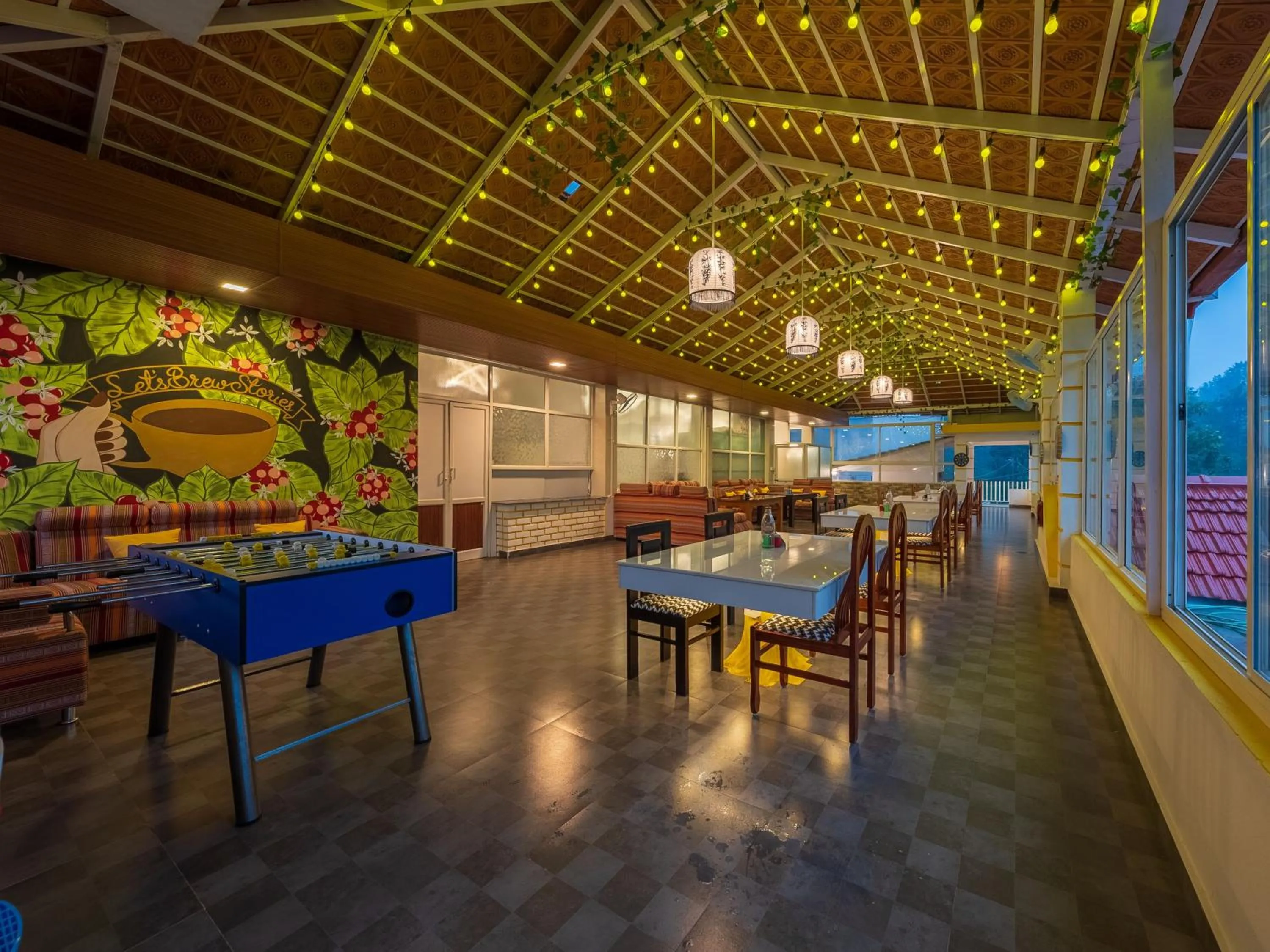 Restaurant/places to eat in The Hosteller Coorg, Madikeri