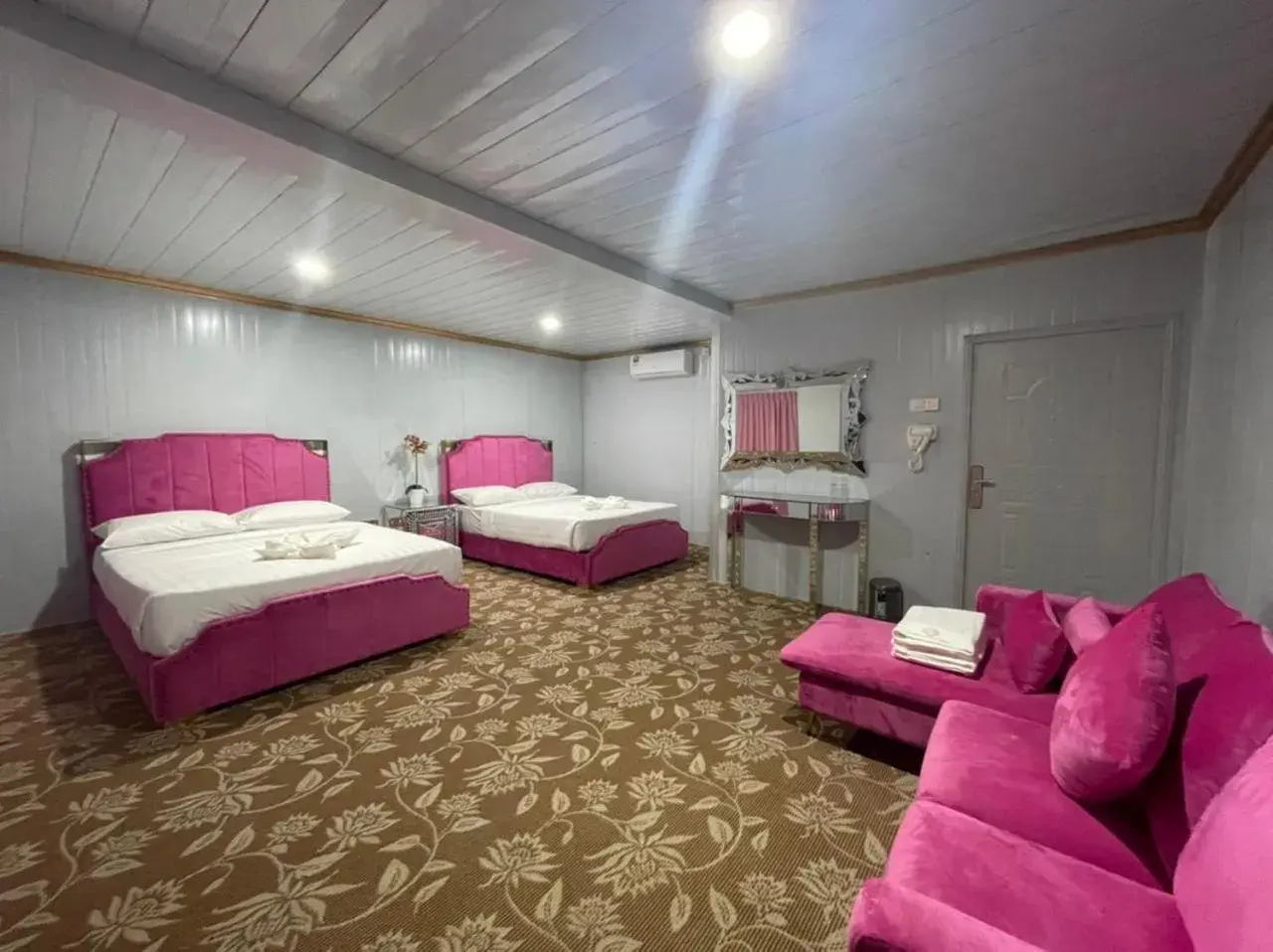 Deluxe Family Suite in Awangan Palace Deluxe Family Suite in Awangan Palace