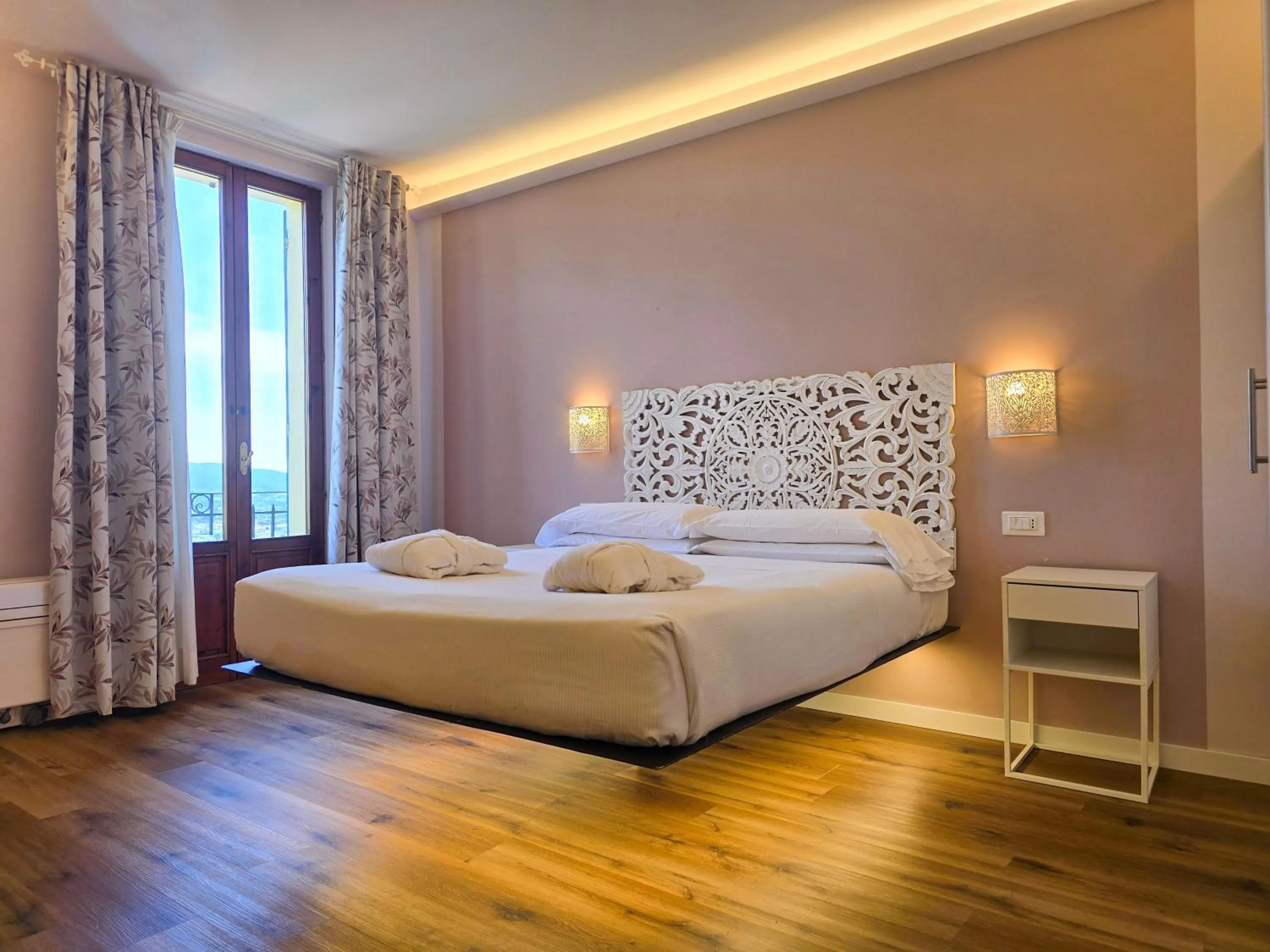 Bedroom, Bed in Domus Volumnia Country House