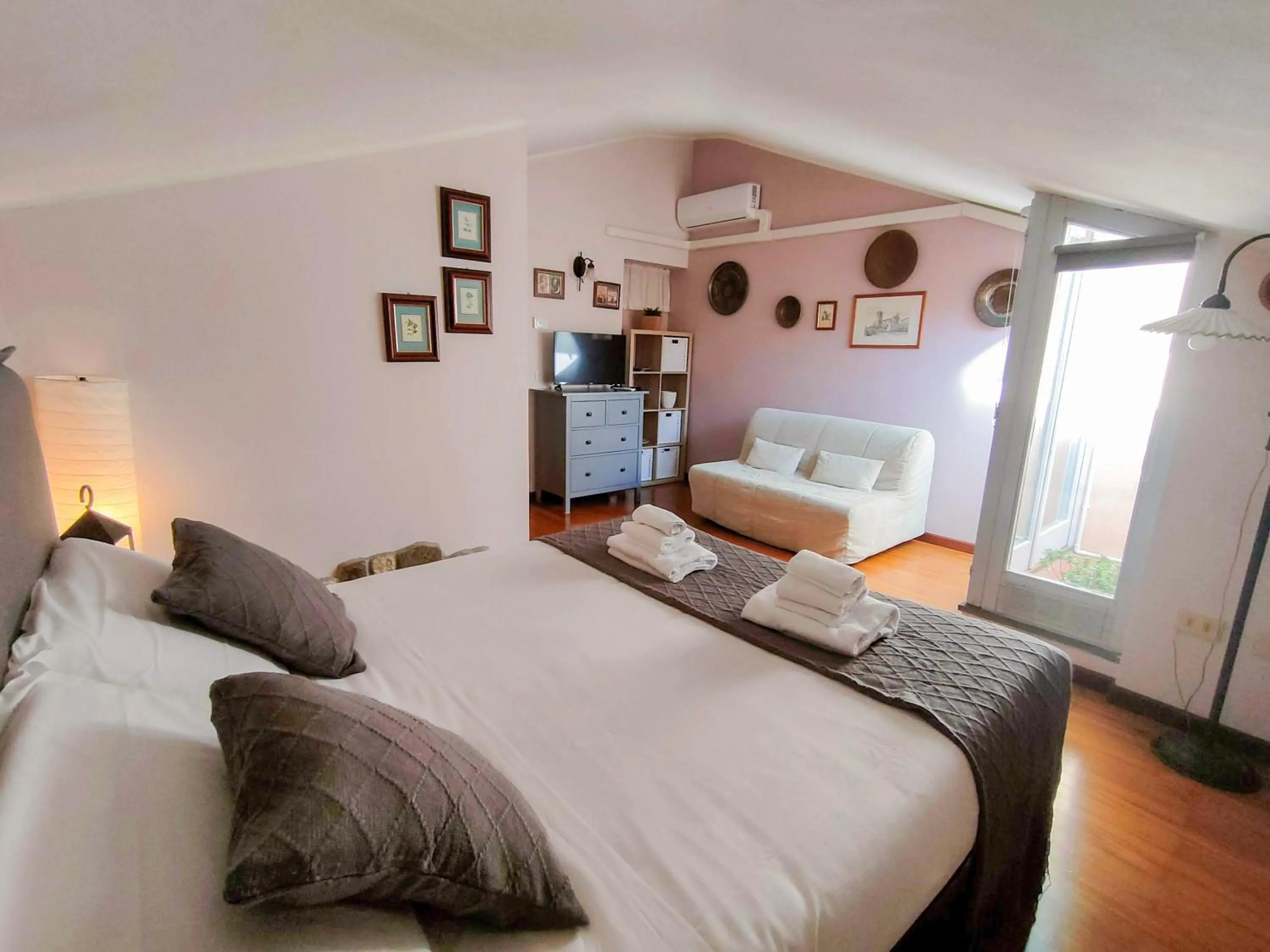 Bed in Domus Volumnia Country House