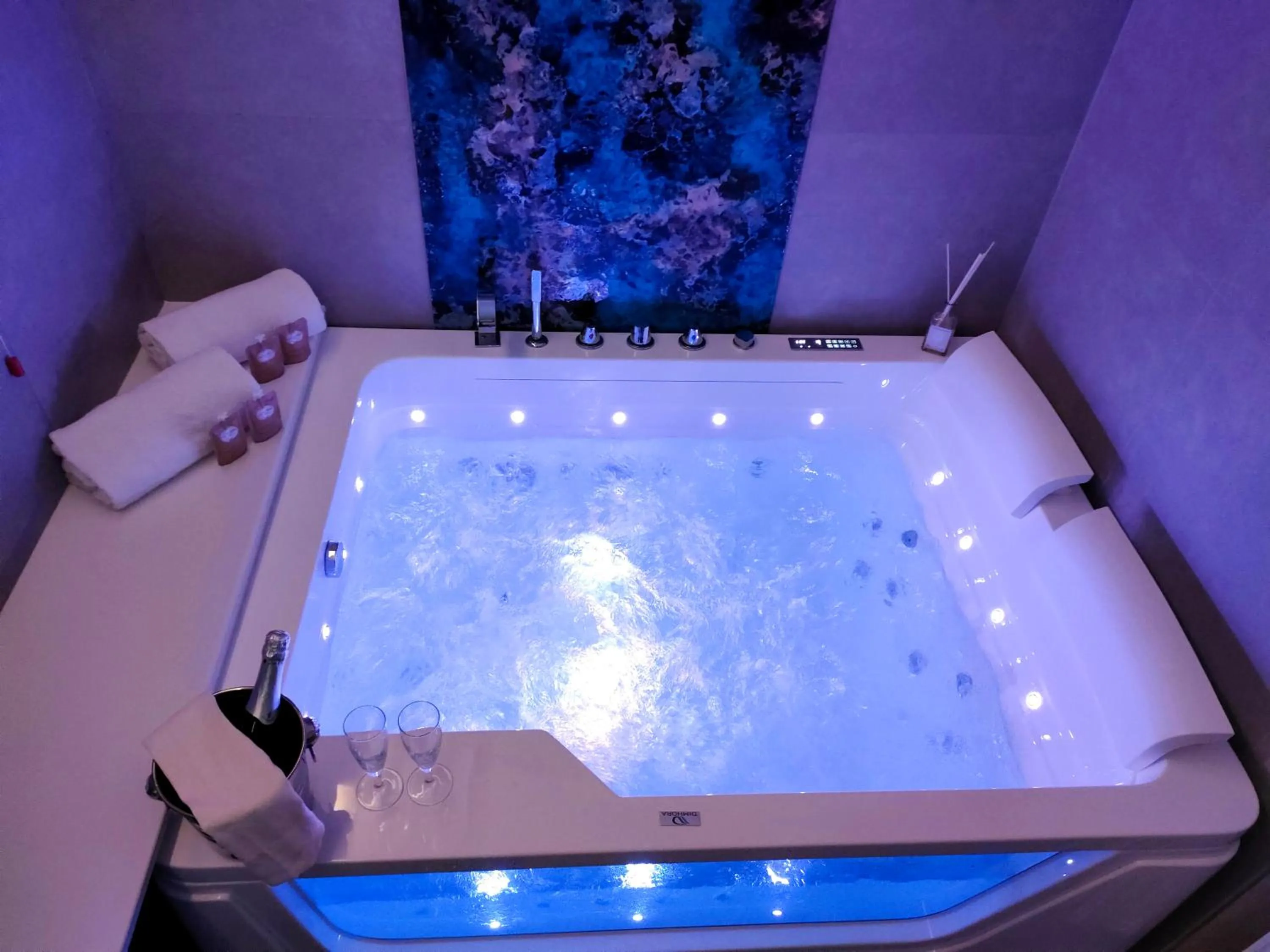 Hot Tub in Domus Volumnia Country House