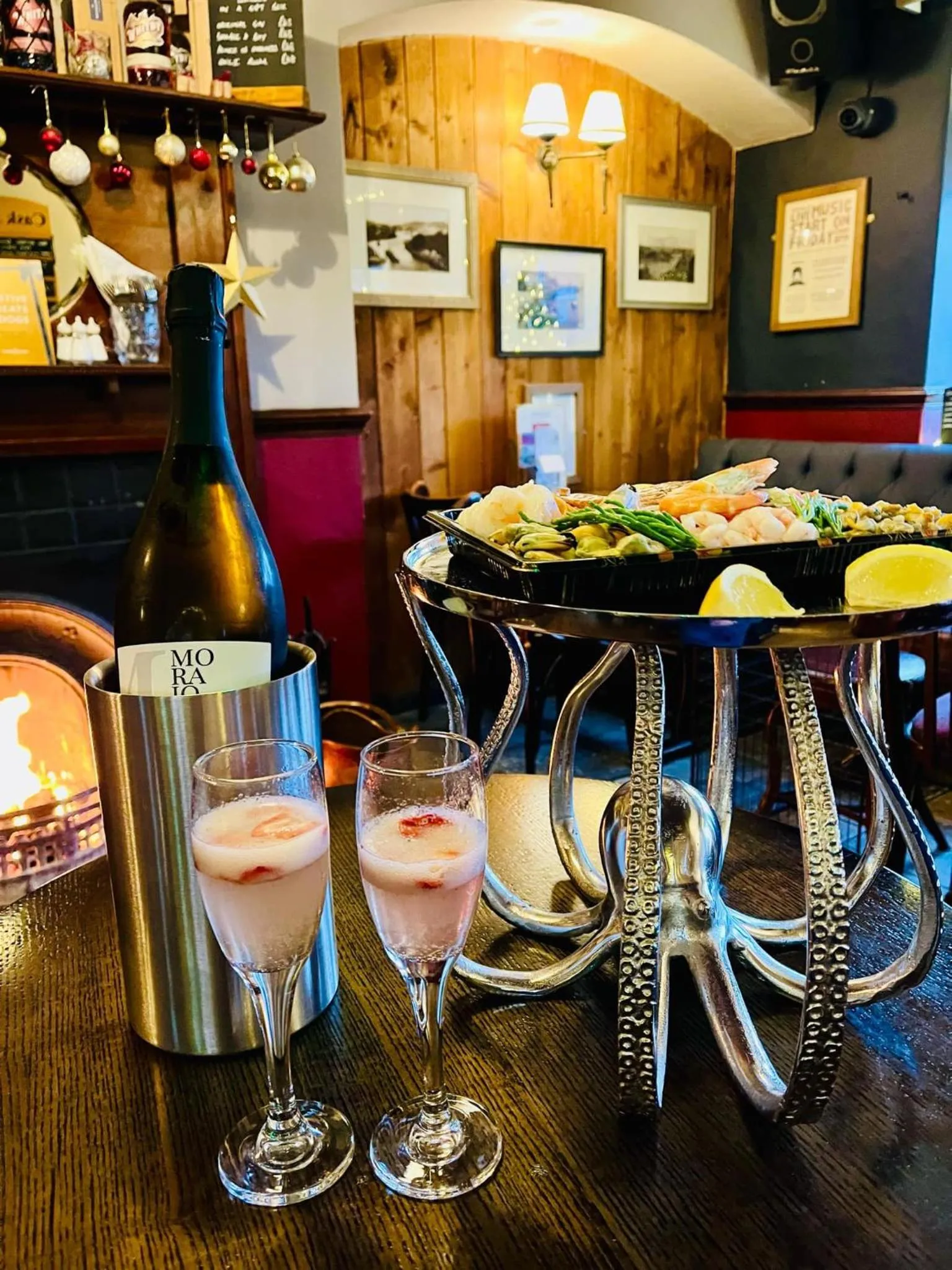 Food and drinks in The Endeavour