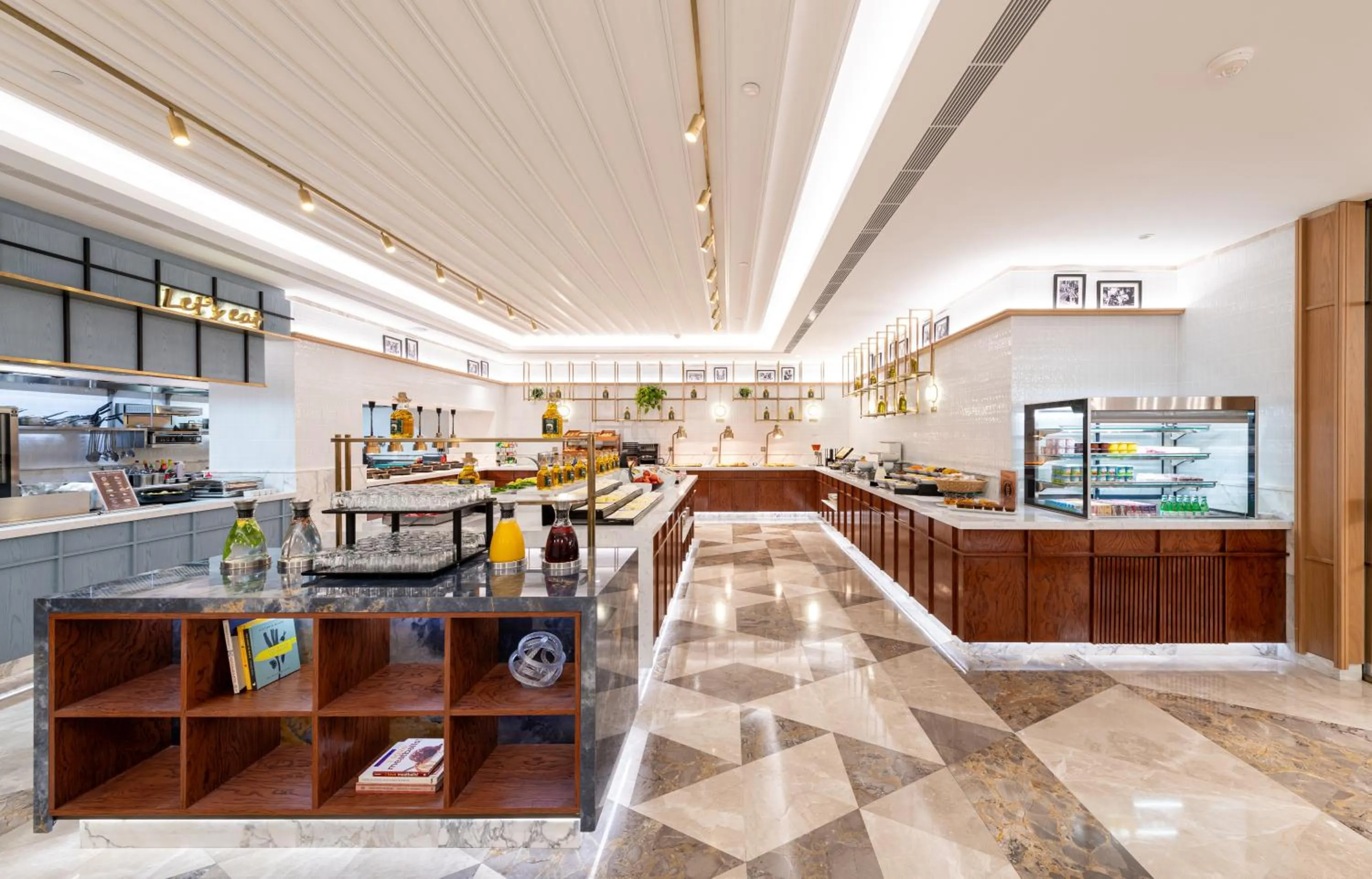 Restaurant/places to eat in Ramada Plaza By Wyndham Istanbul City Center