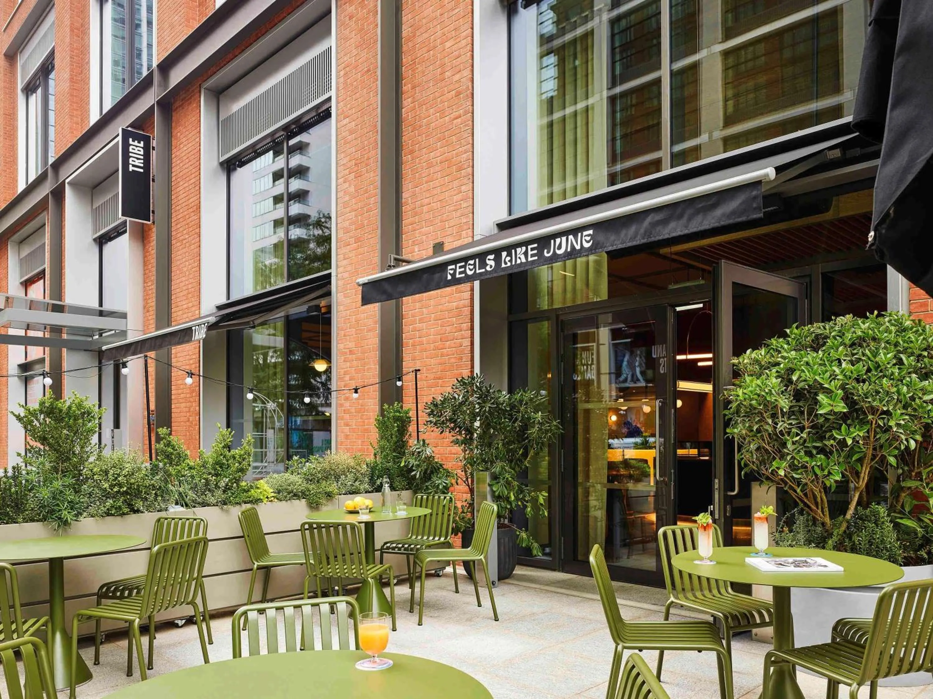 Restaurant/places to eat in TRIBE London Canary Wharf