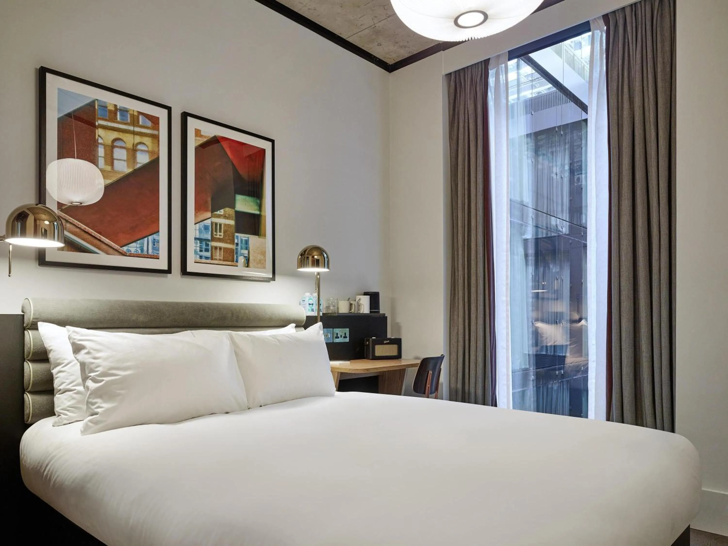 Bedroom, Bed in TRIBE London Canary Wharf