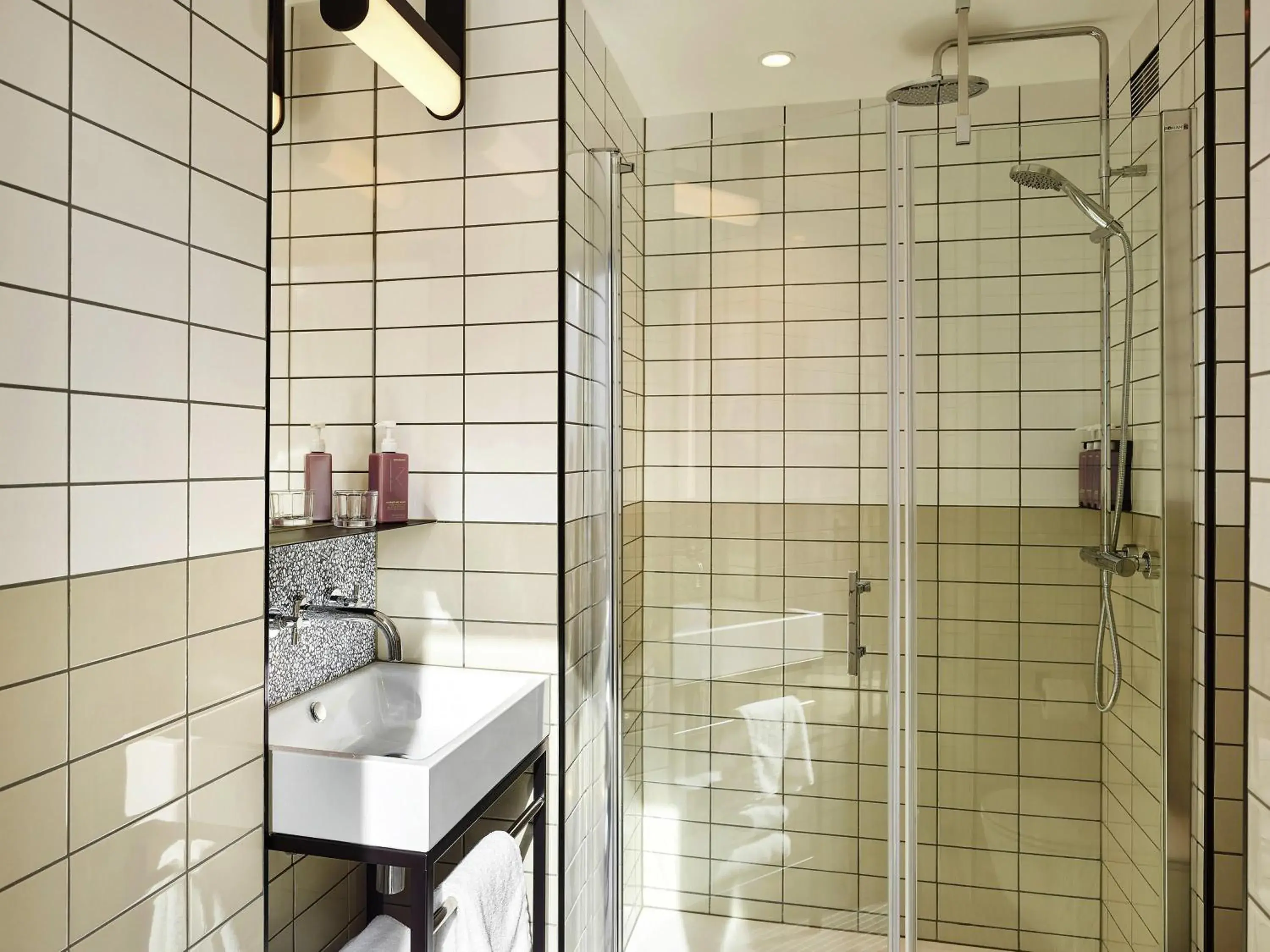 TRIBE Essential in TRIBE London Canary Wharf TRIBE Essential in TRIBE London Canary Wharf