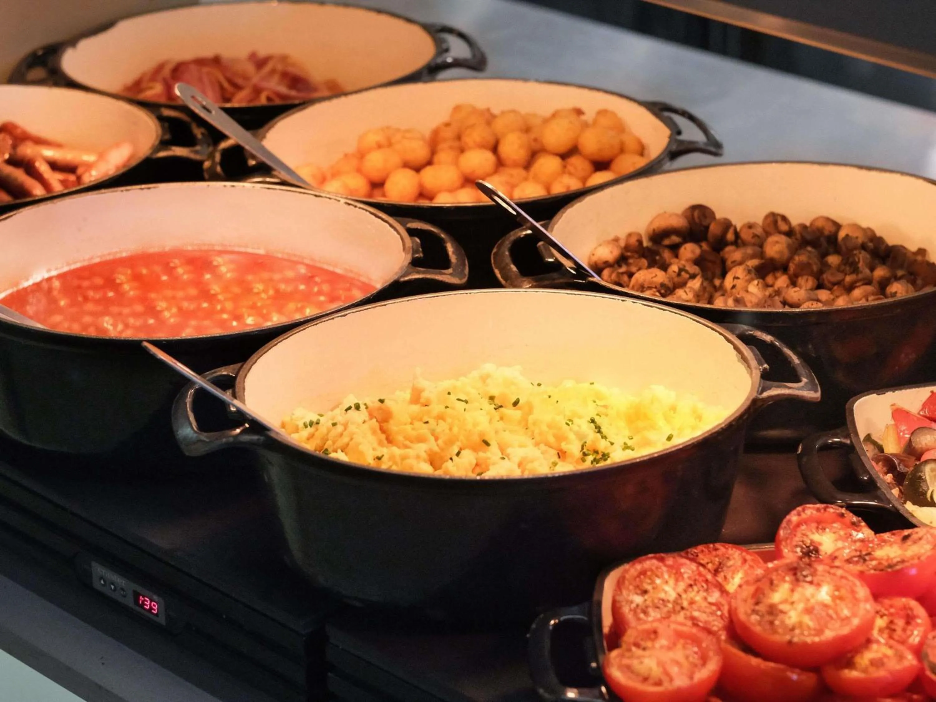 Breakfast in TRIBE London Canary Wharf